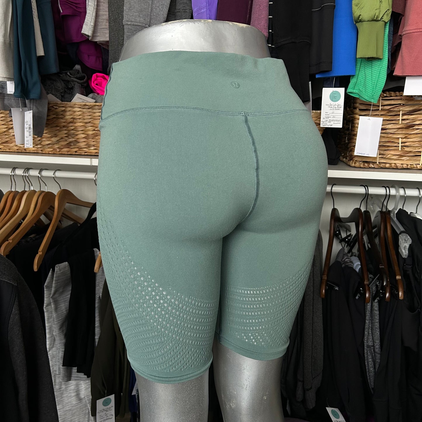 Lulu Size 10 Reveal Shorts Digital Rain Rare