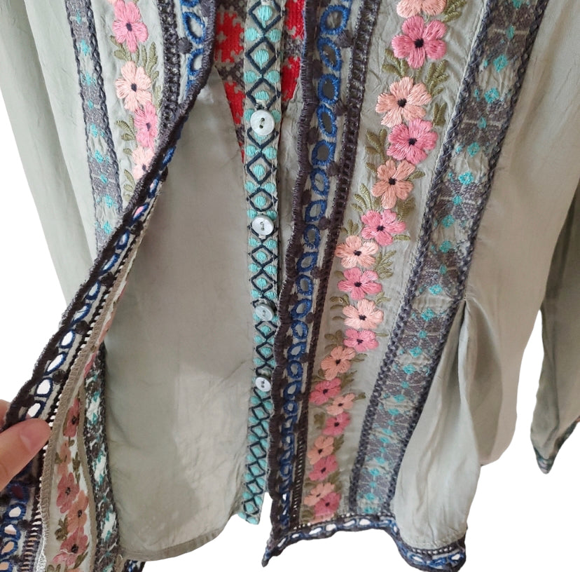 Johnny Was Embroidered Top Size Large