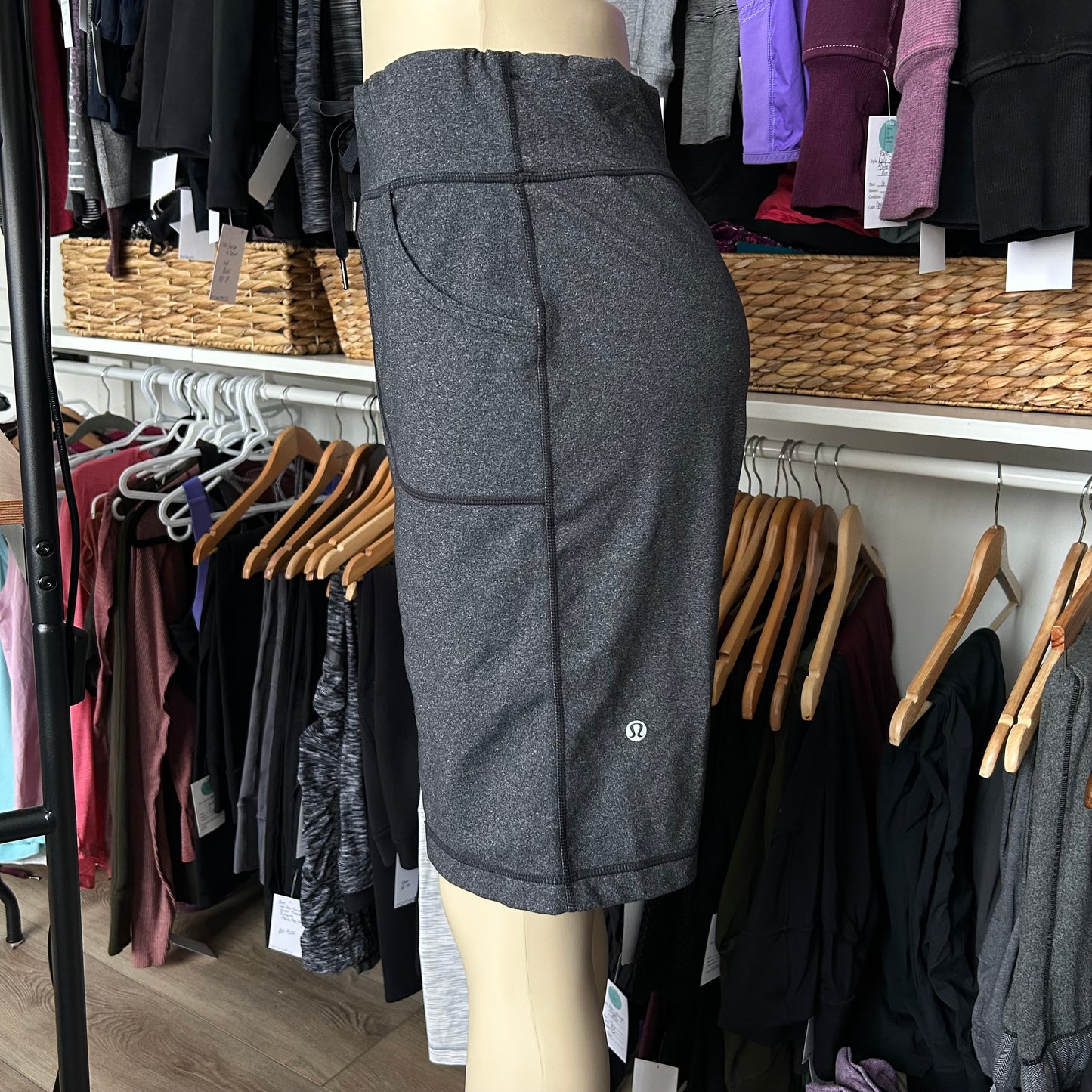 Lululemon Relaxed Long Bermuda Shorts Luon Rare Size 6
