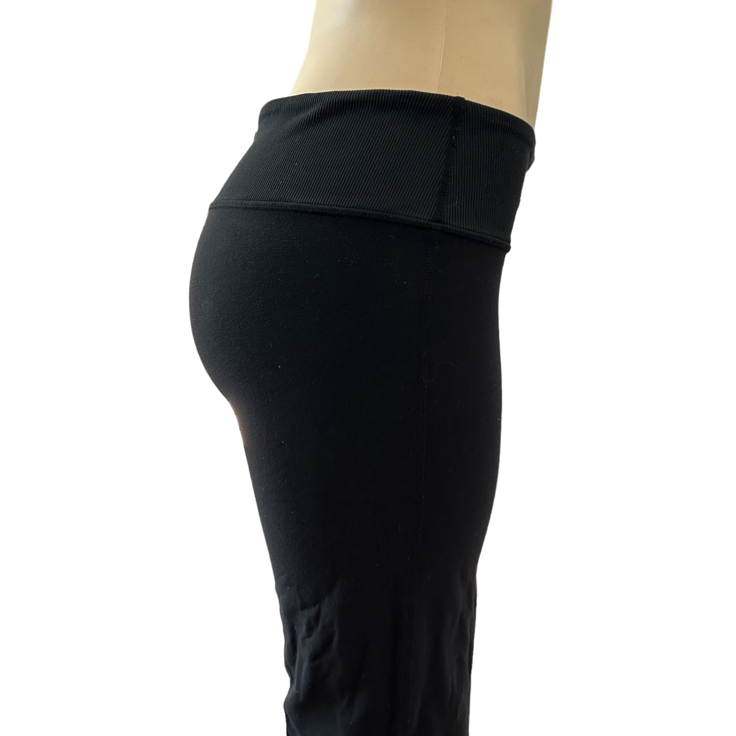 Lululemon Bermuda Shorts Ribbed Waistband Black Rare Size 6