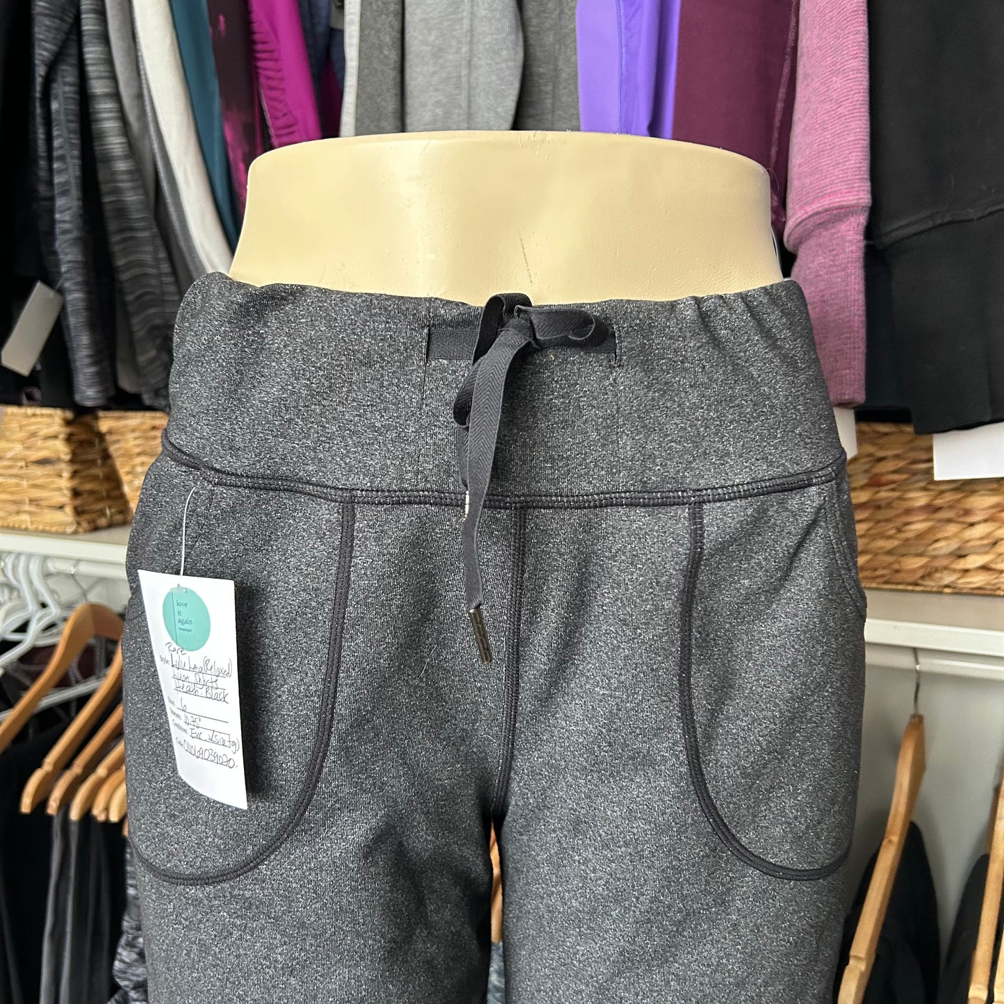 Lululemon Relaxed Long Bermuda Shorts Luon Rare Size 6