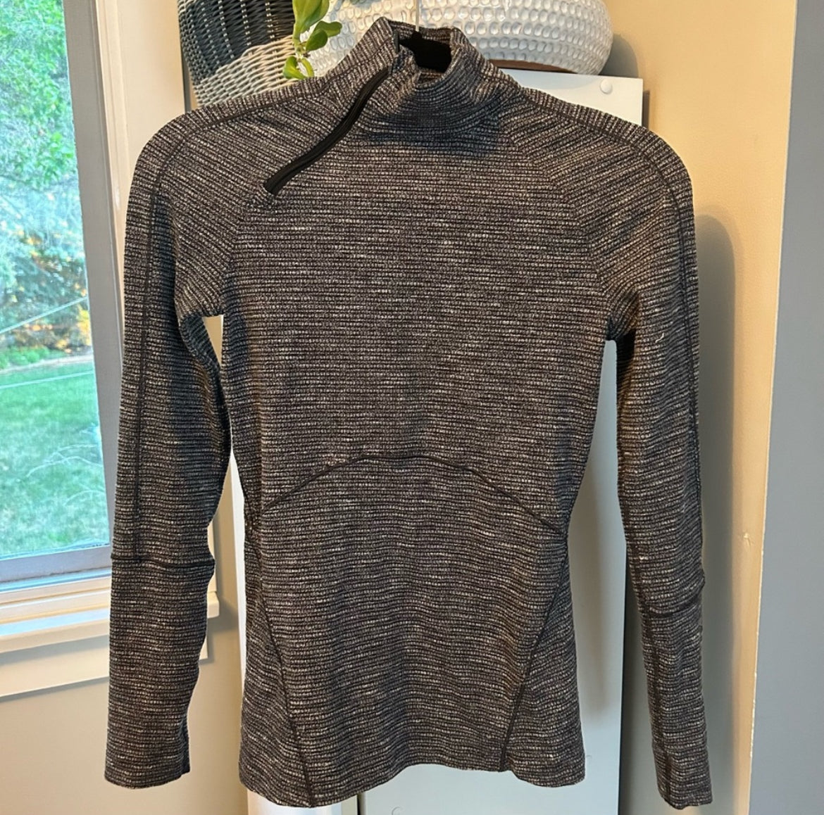 Lululemon Brisk Running Pullover 1/2 Zip Rare Size 4