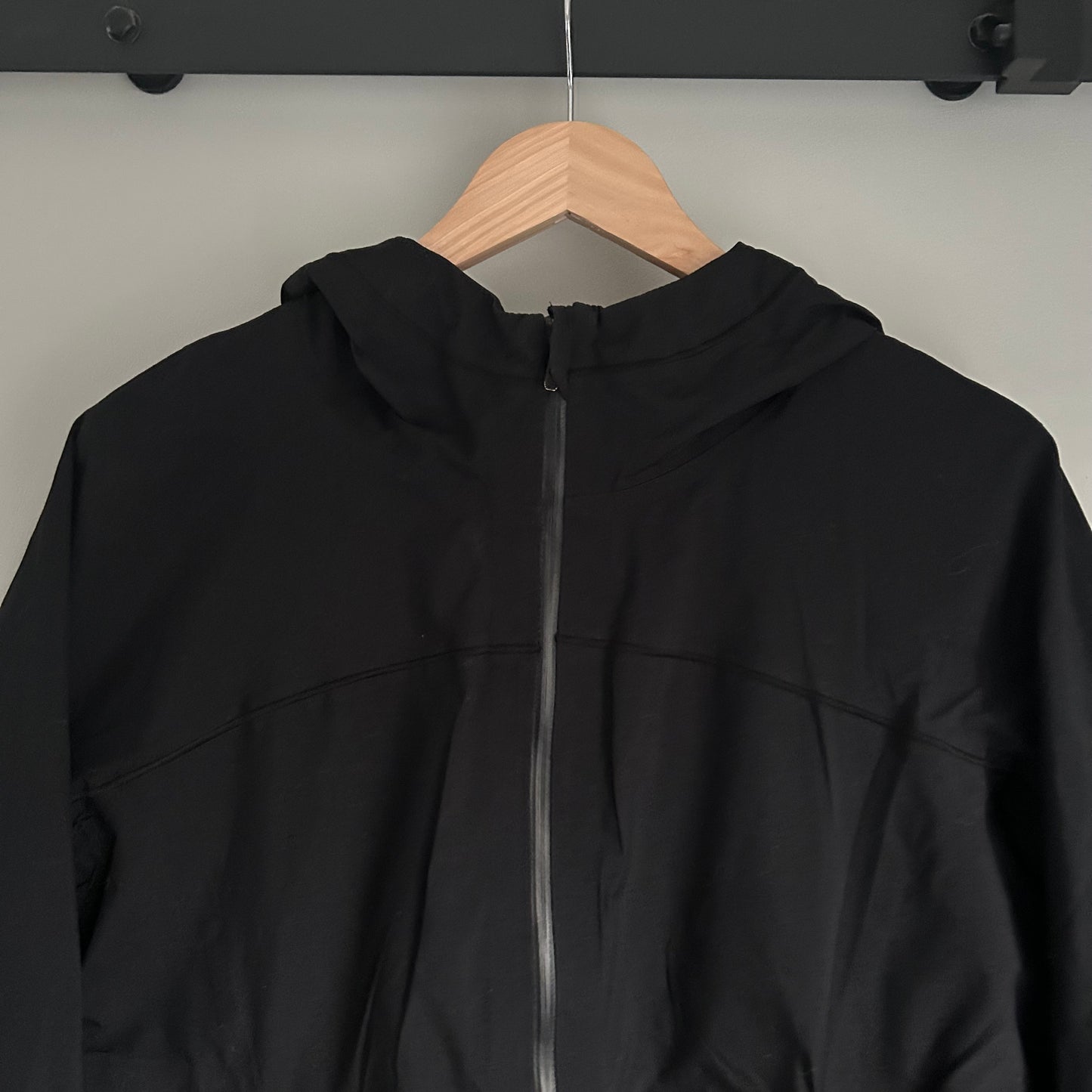 Lululemon Cloud Crush Long Rain Jacket Size 10