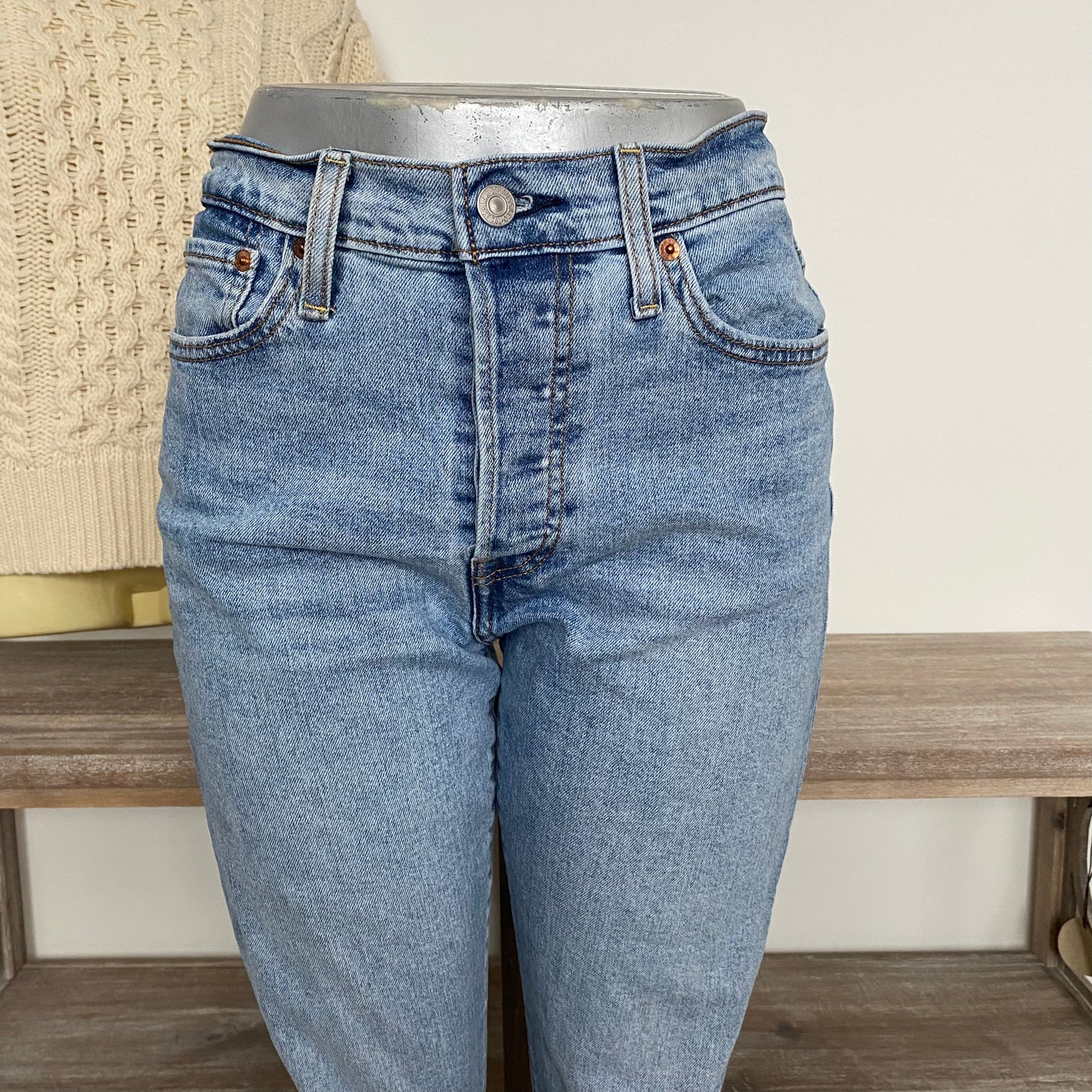 Levi’s Wedgie Straight High Rise Blue Denim Jeans Size 31