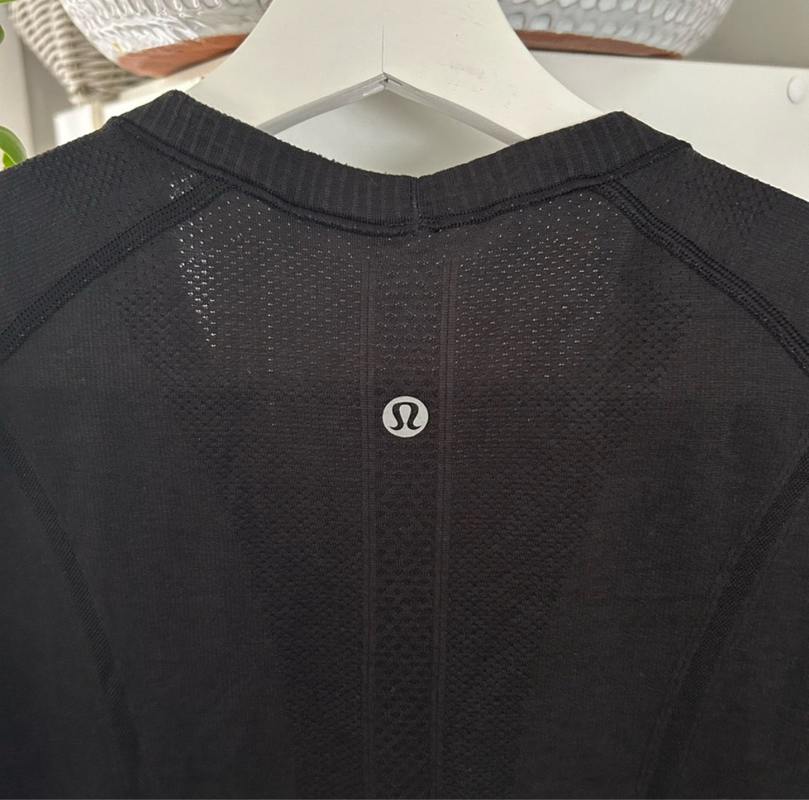 Lulu Size 8 Swiftly Tech Short Sleeve Shirt