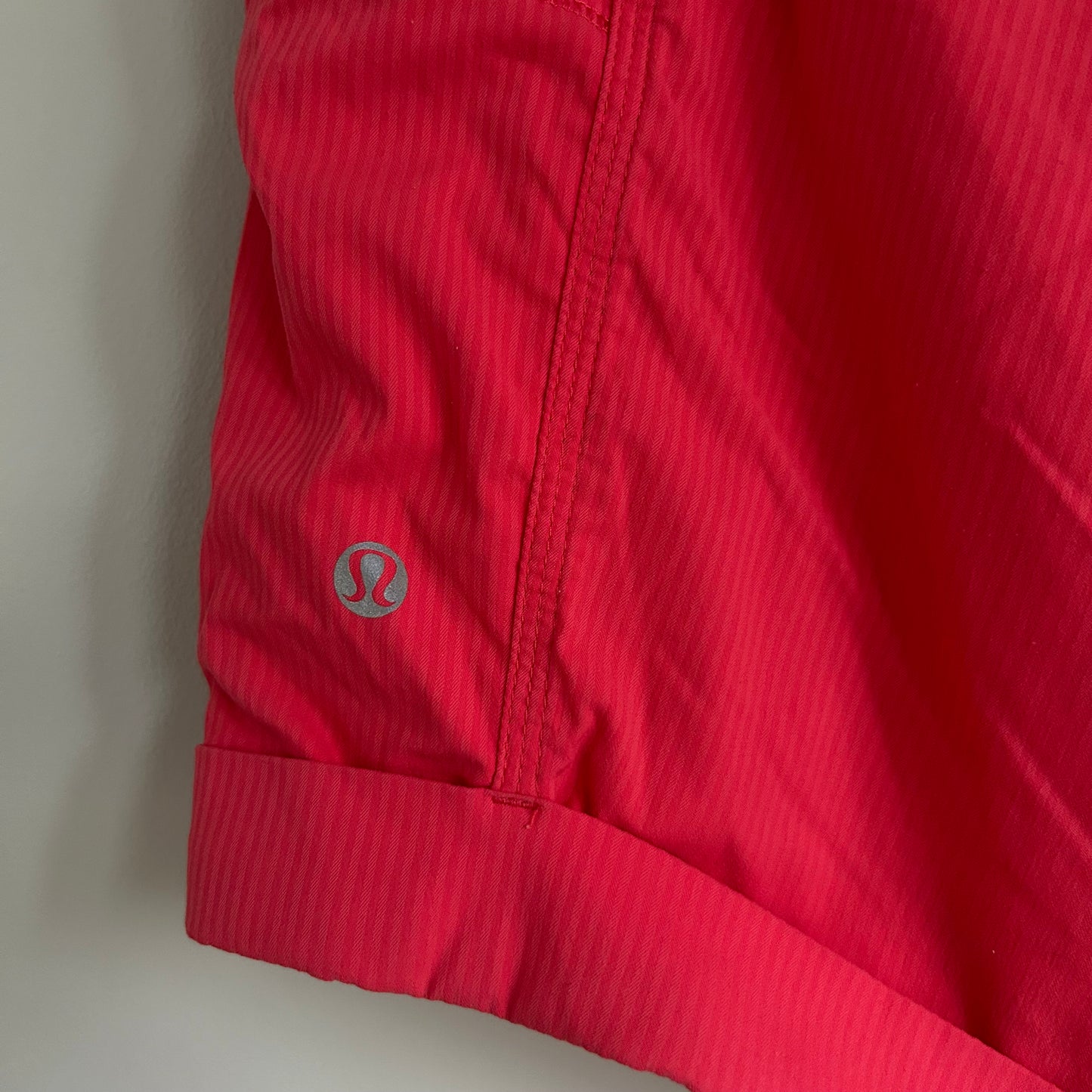 Lululemon Cuffed Shorts Leg Pockets Rare Size 12