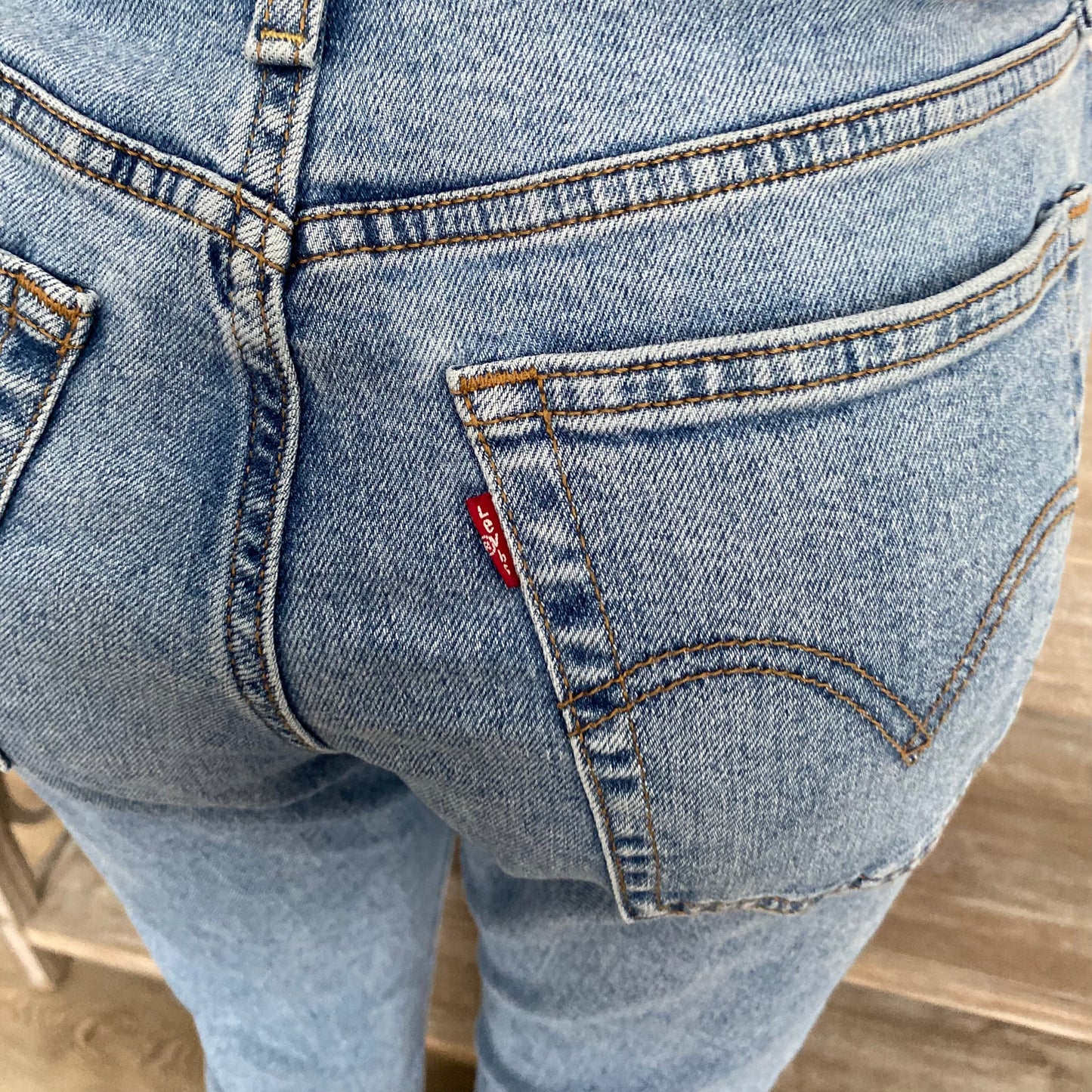 Levi’s Wedgie Straight High Rise Blue Denim Jeans Size 31