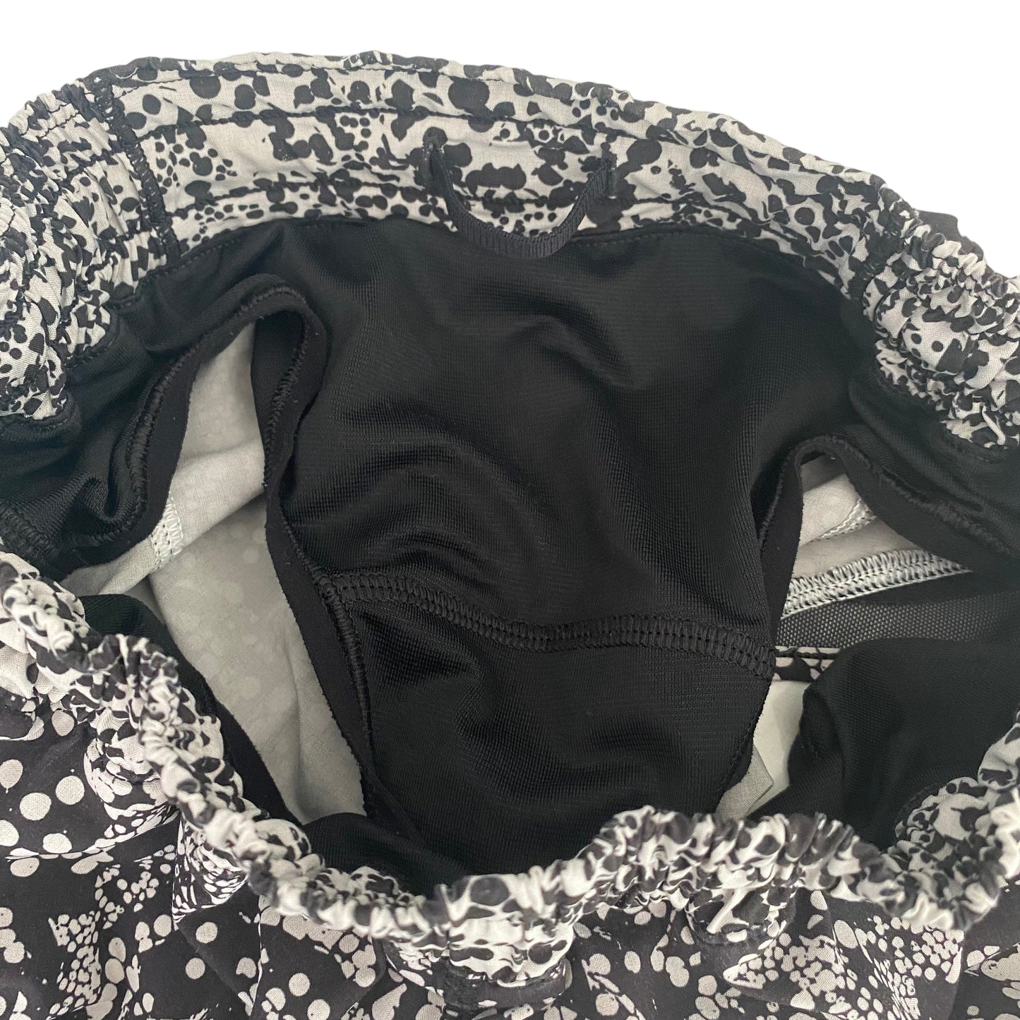 Lululemon Hotty Hot Shorts II Size 4