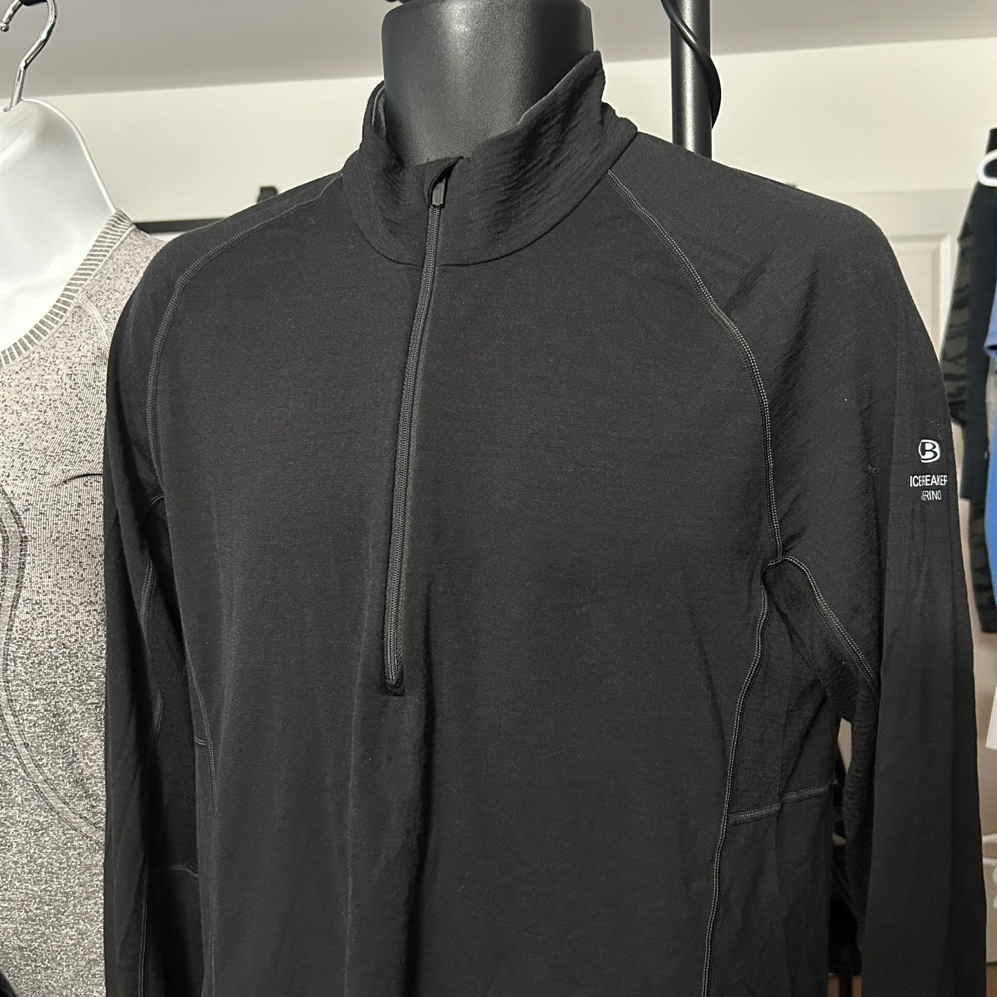 Icebreaker Large Men Half Zip Sweater Long Sleeve