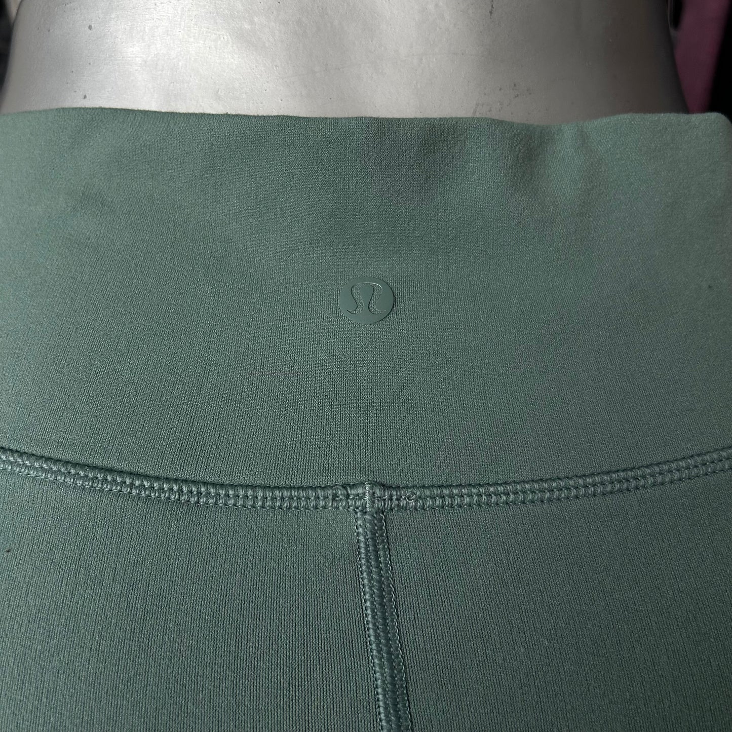 Lulu Size 10 Reveal Shorts Digital Rain Rare
