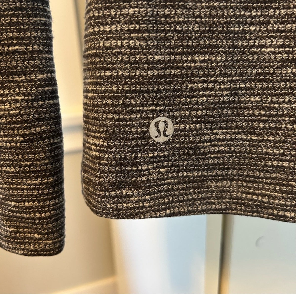 Lululemon Brisk Running Pullover 1/2 Zip Rare Size 4