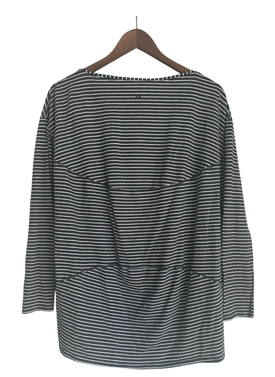 003–Lululemon Back In Action Long Sleeve Rare Size 10