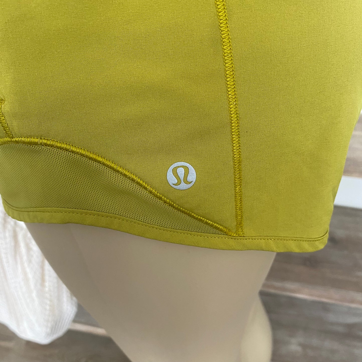 Rare Lululemon Hotty Hot Short II Size 6