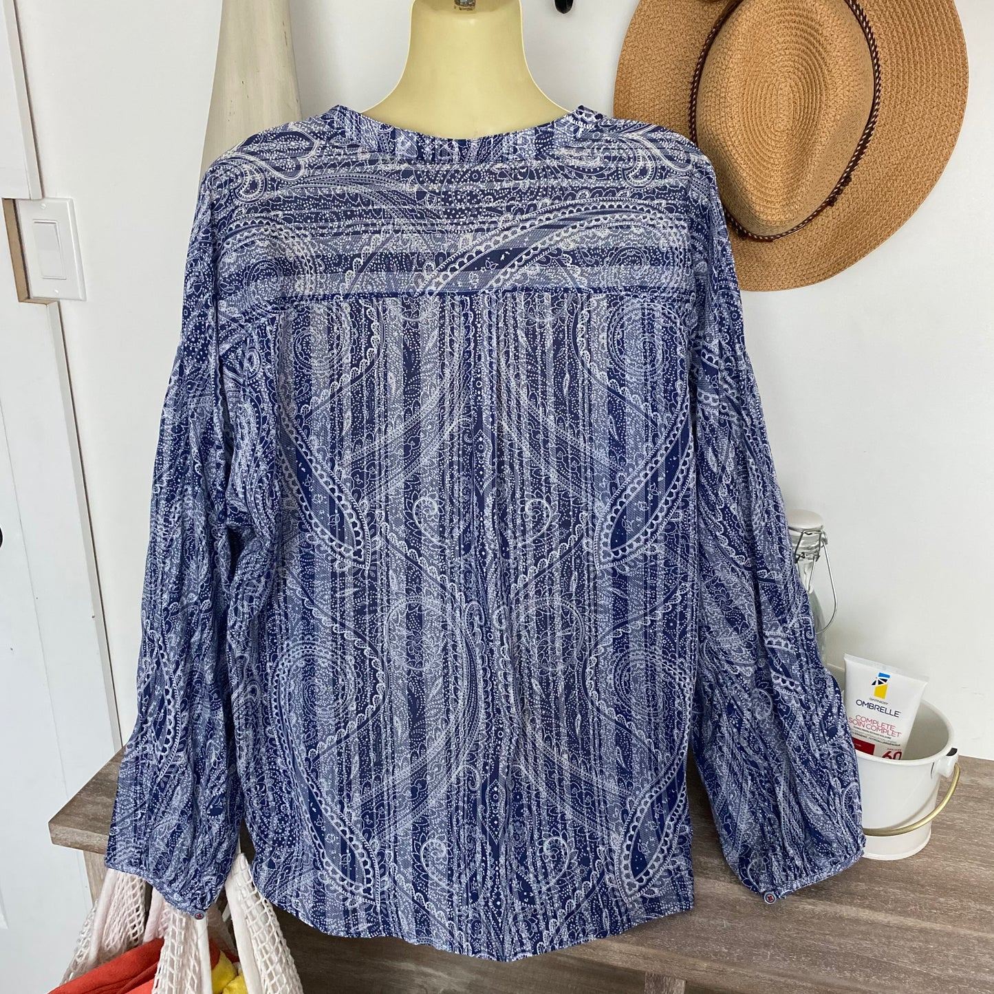 Robert Graham Paisley Crochet Detail Button Up Sheer Shirt Size XL