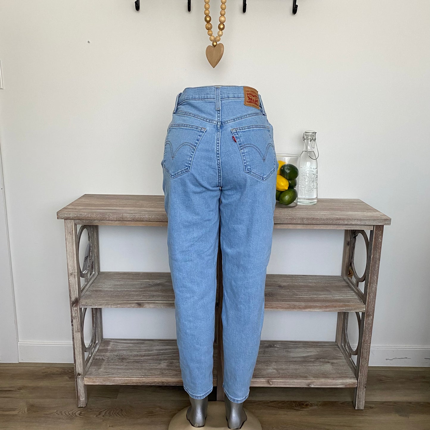 Levi’s High Waisted Mom Jeans Size 29