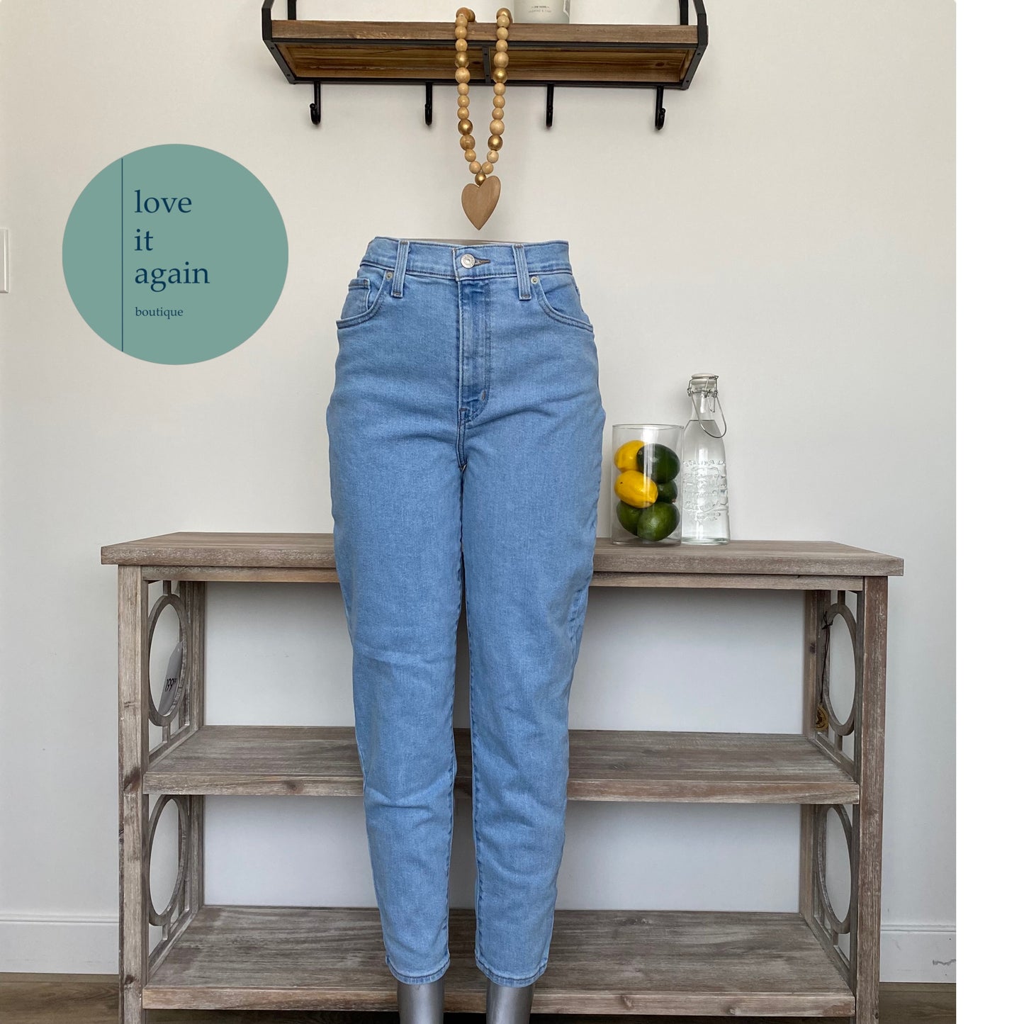 Levi’s High Waisted Mom Jeans Size 29