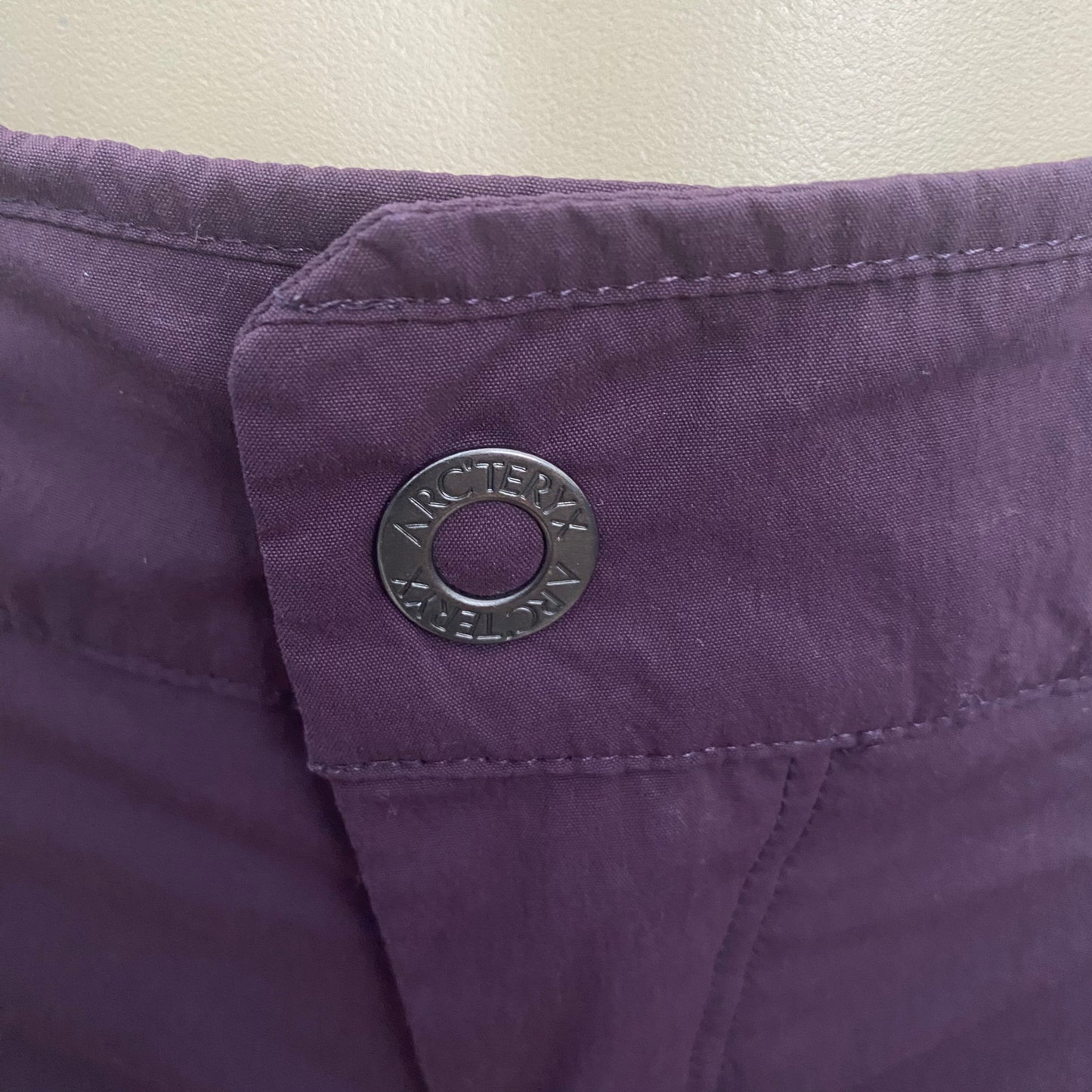Arc’teryx Cargo Pockets Capri Crops Size 4