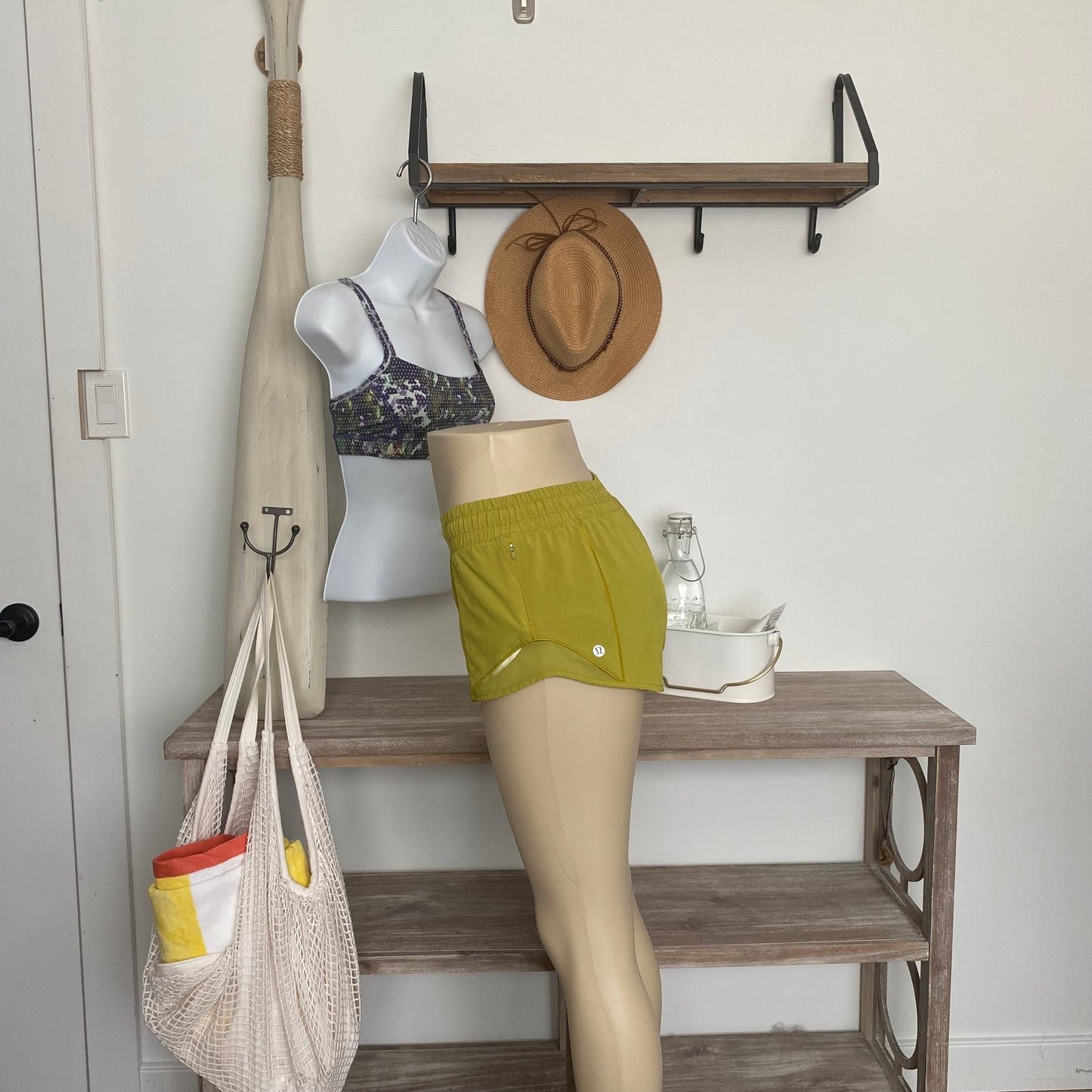 Rare Lululemon Hotty Hot Short II Size 6