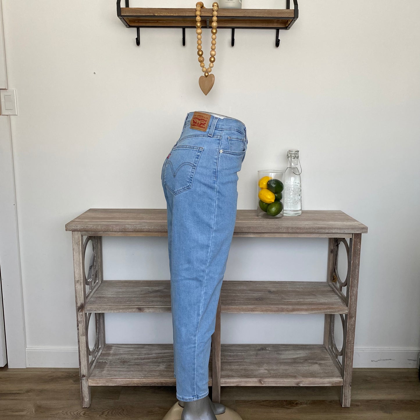 Levi’s High Waisted Mom Jeans Size 29