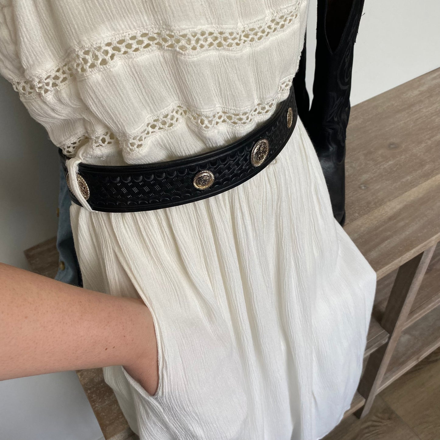 Beautiful Crochet Detailed Lined Midi Dress