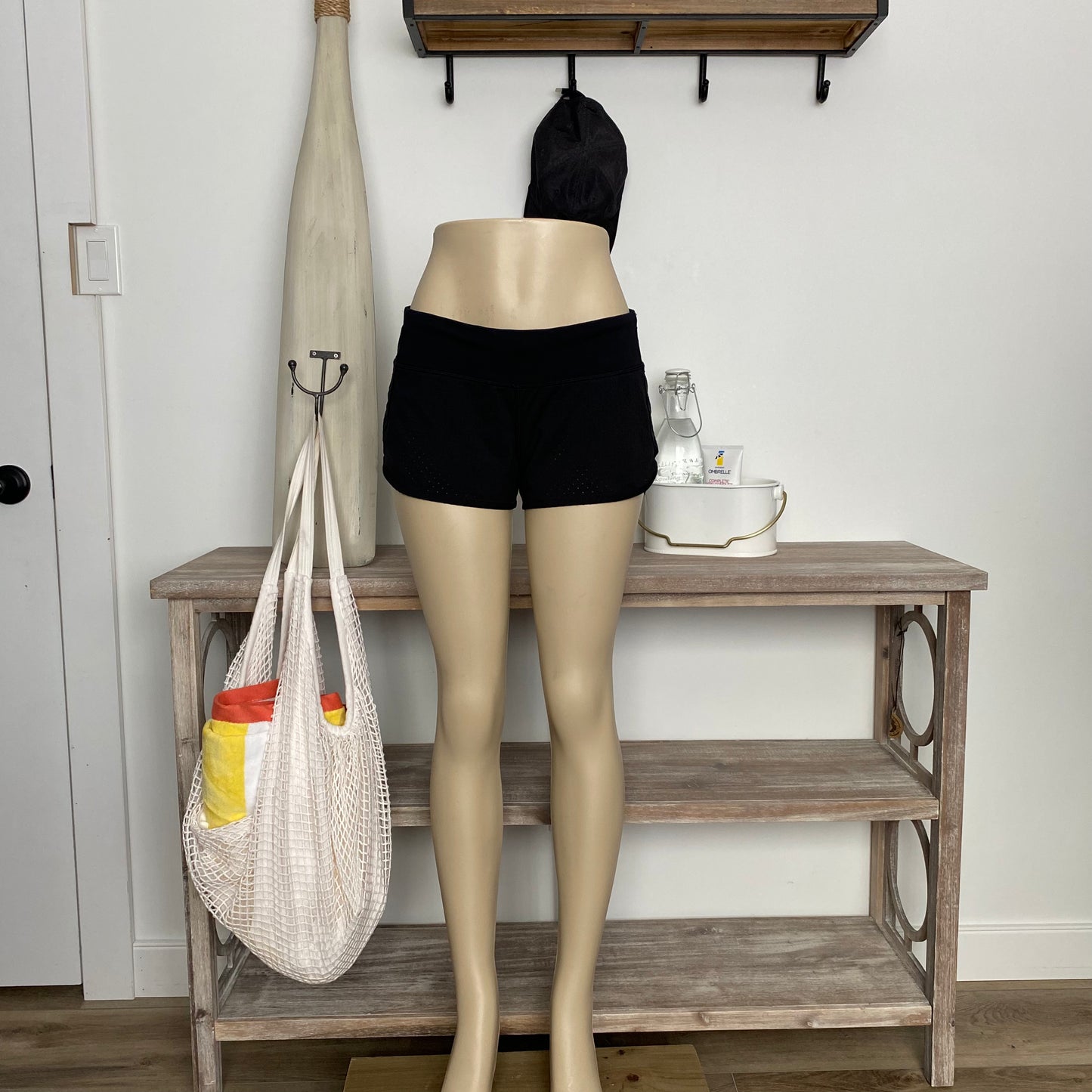 Lululemon Speed Shorts Perforated 2.5” Size 6