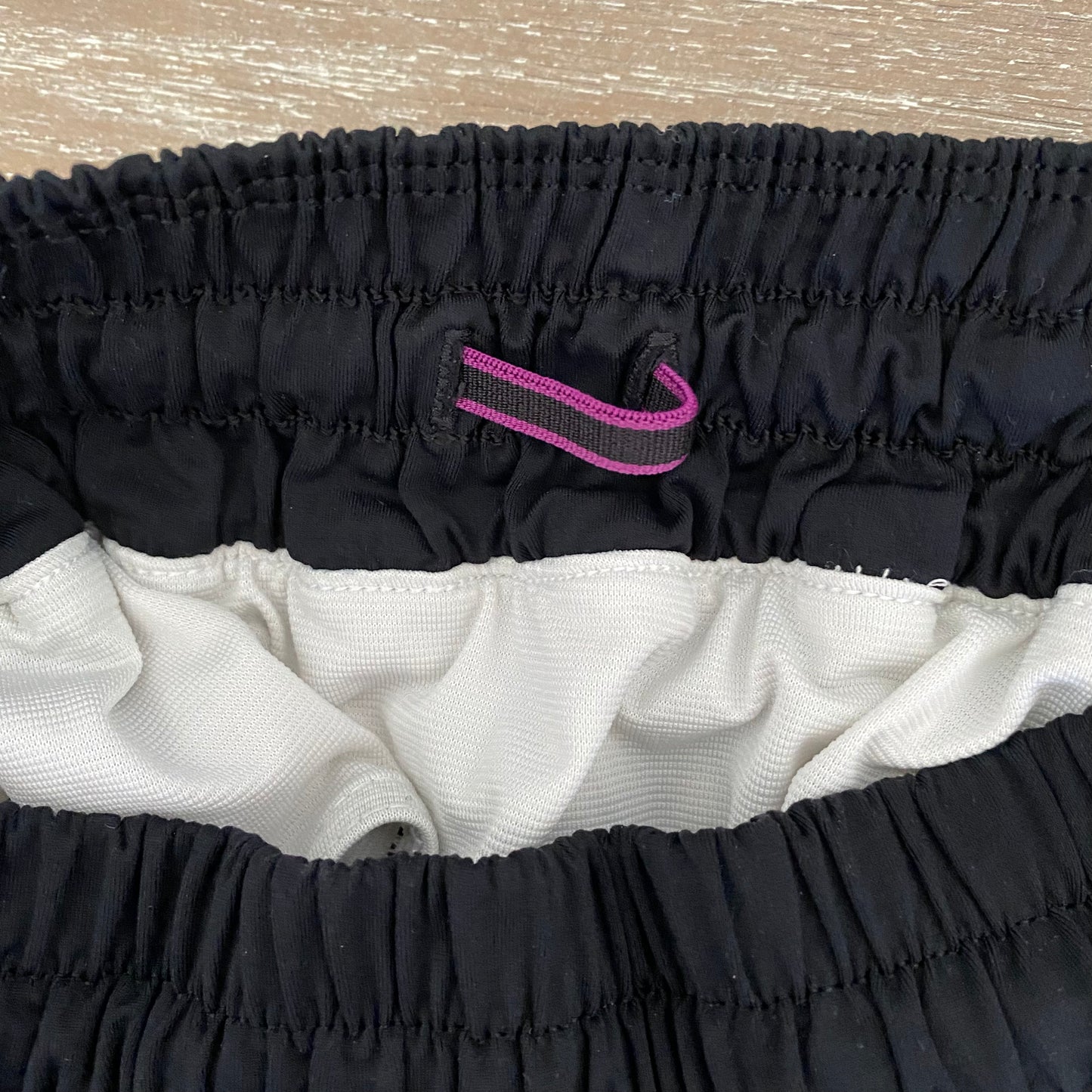 RARE Lululemon Tracker Shorts *4-Way Stretch Size 4