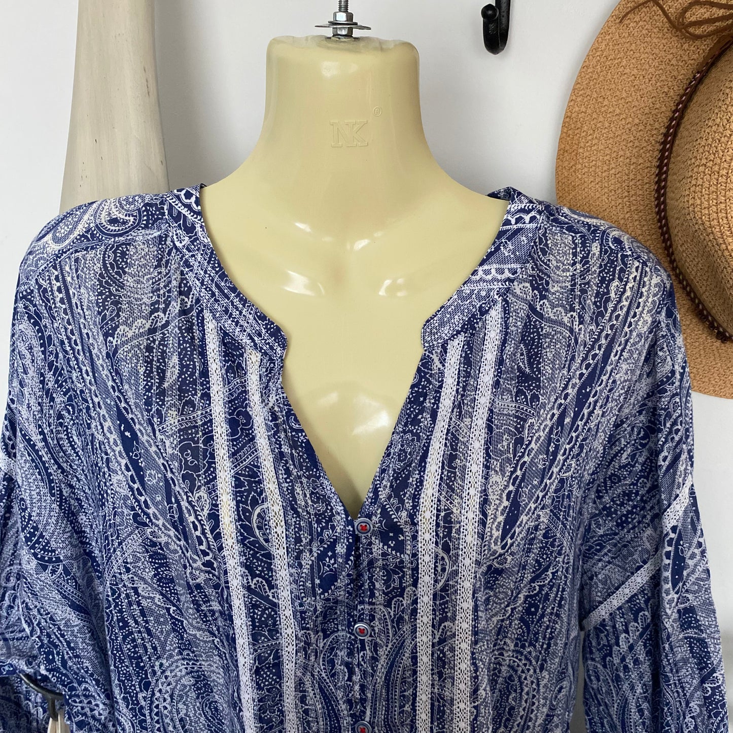Robert Graham Paisley Crochet Detail Button Up Sheer Shirt Size XL