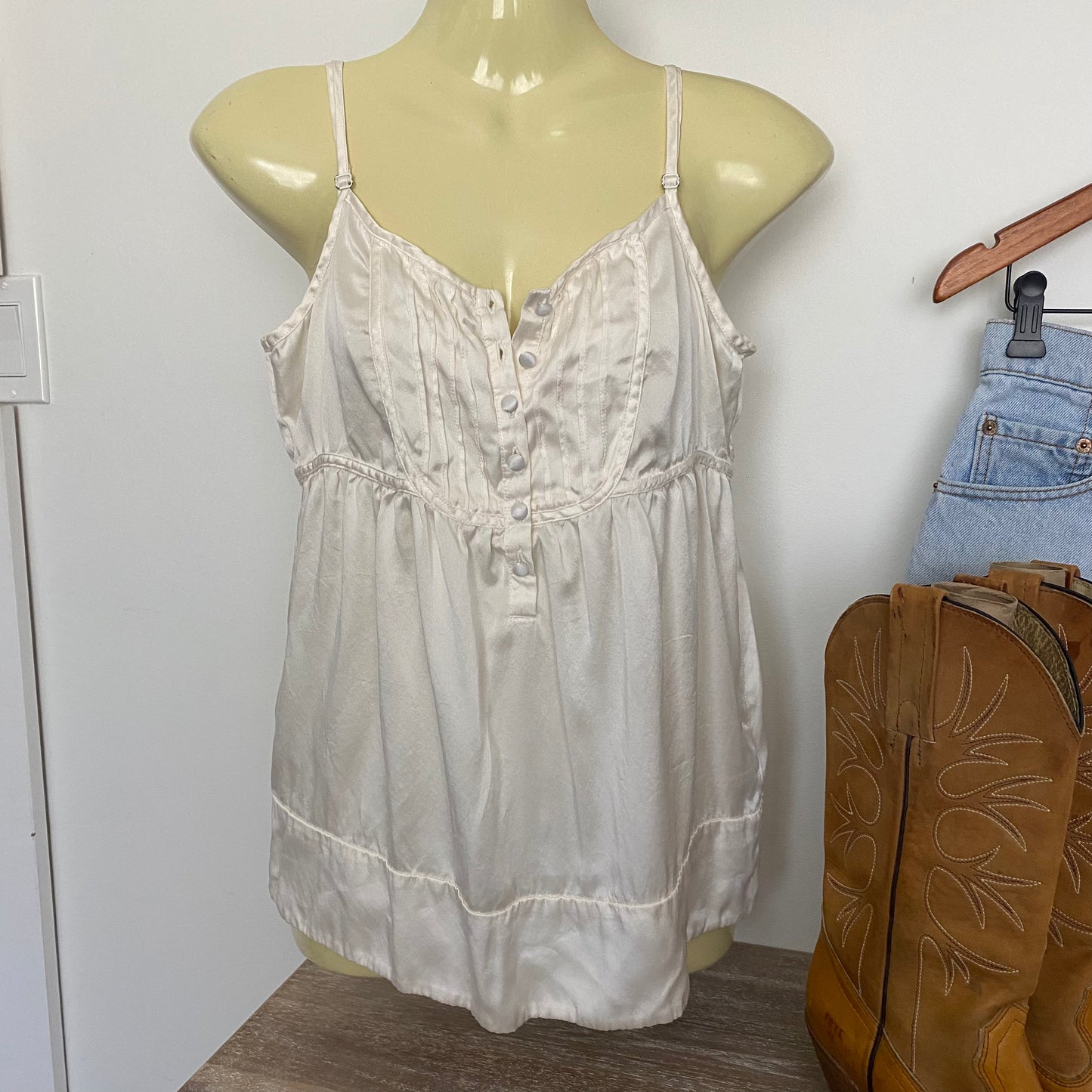 Gorgeous 100% Silk Camisole Tank Like New