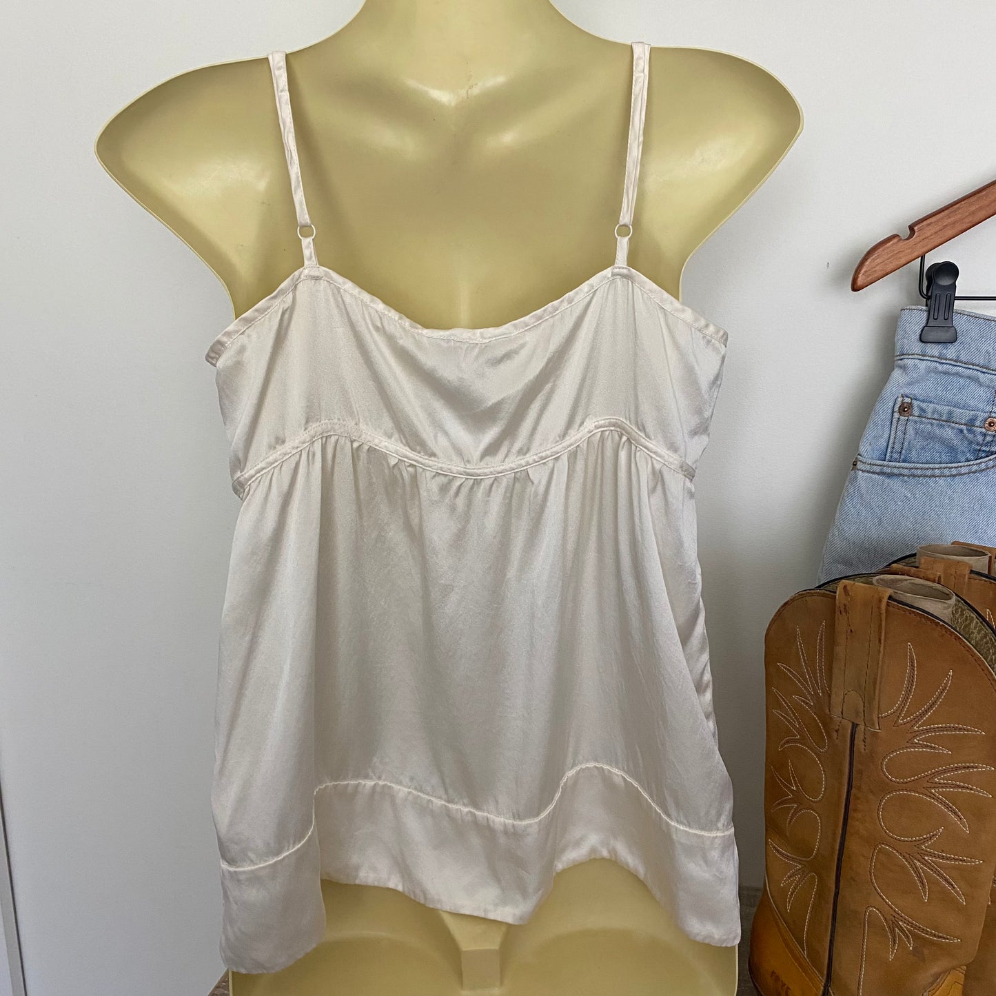 Gorgeous 100% Silk Camisole Tank Like New