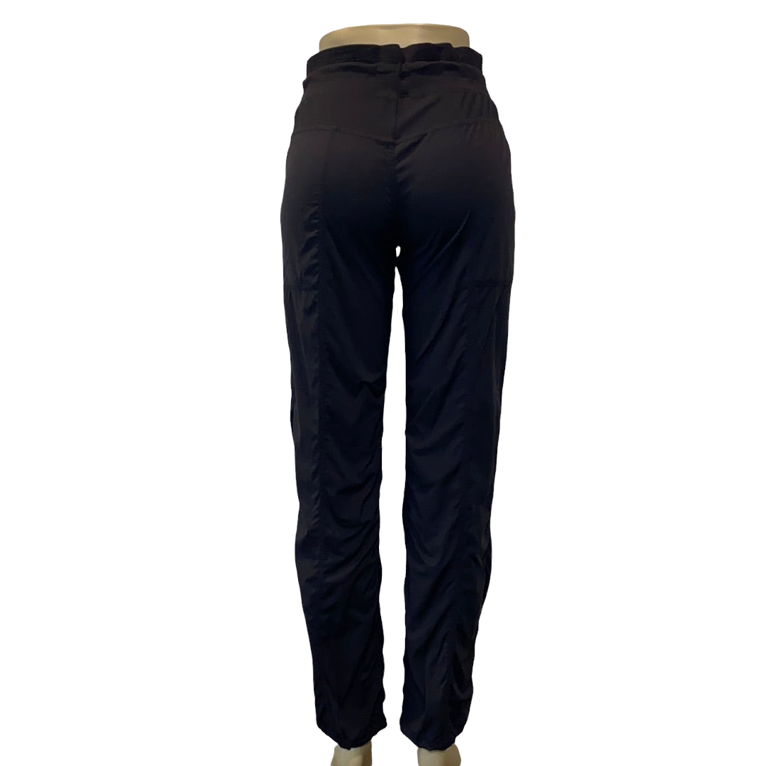 Lululemon Dance Studio Pants Size 8 - Love it again boutique