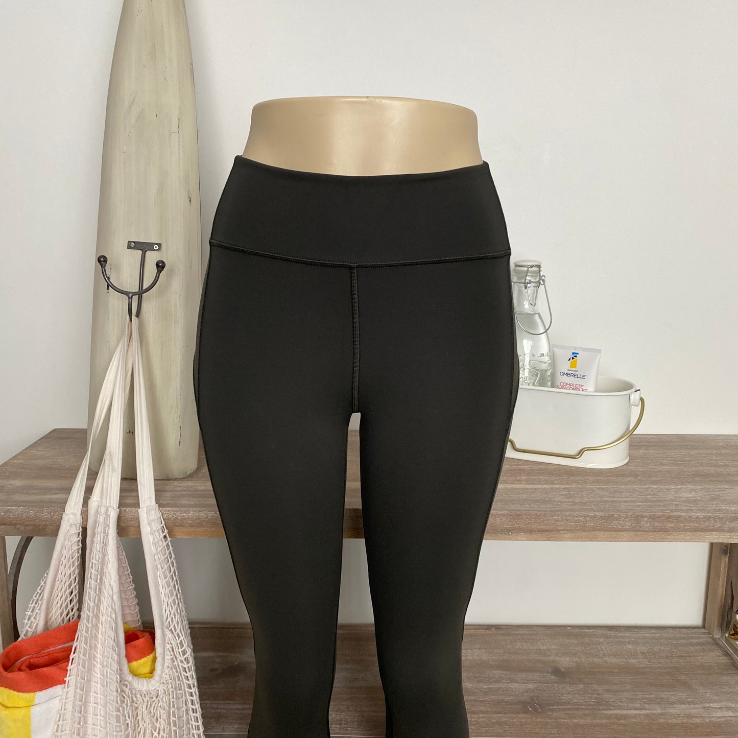 RARE Lululemon In Movement Crop Everlux Size 6