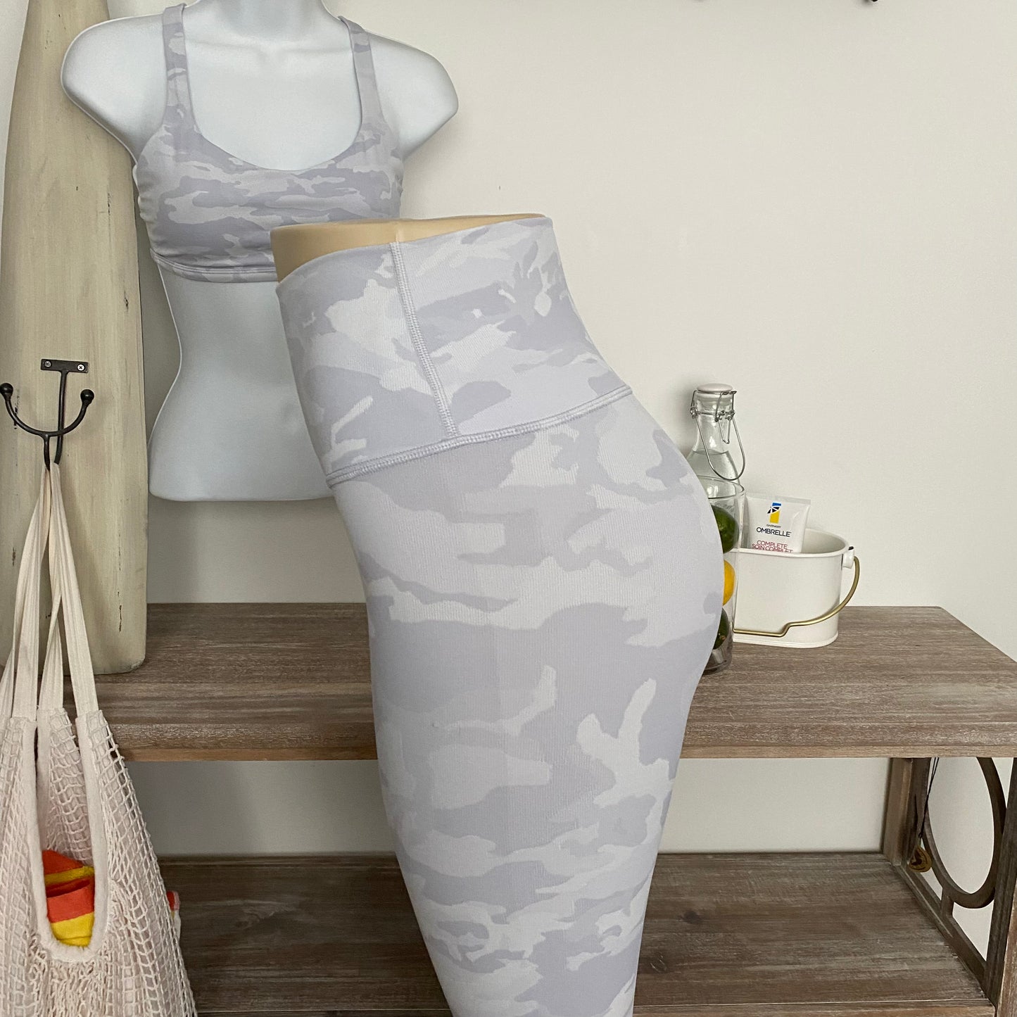 Rare Lululemon Wunder Under High Rise Leggings 25” *Luxtreme Size 4 - Love it again boutique