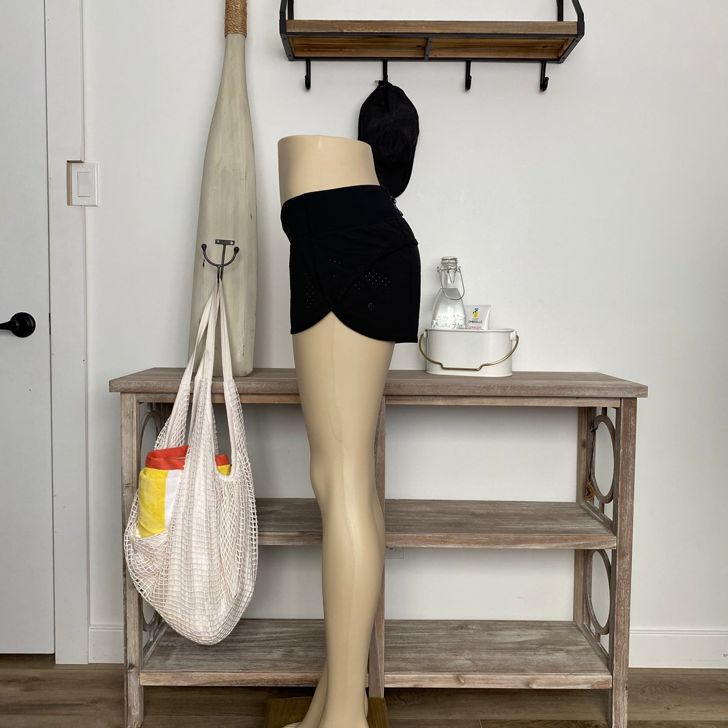 Lululemon Speed Shorts Perforated 2.5” Size 6