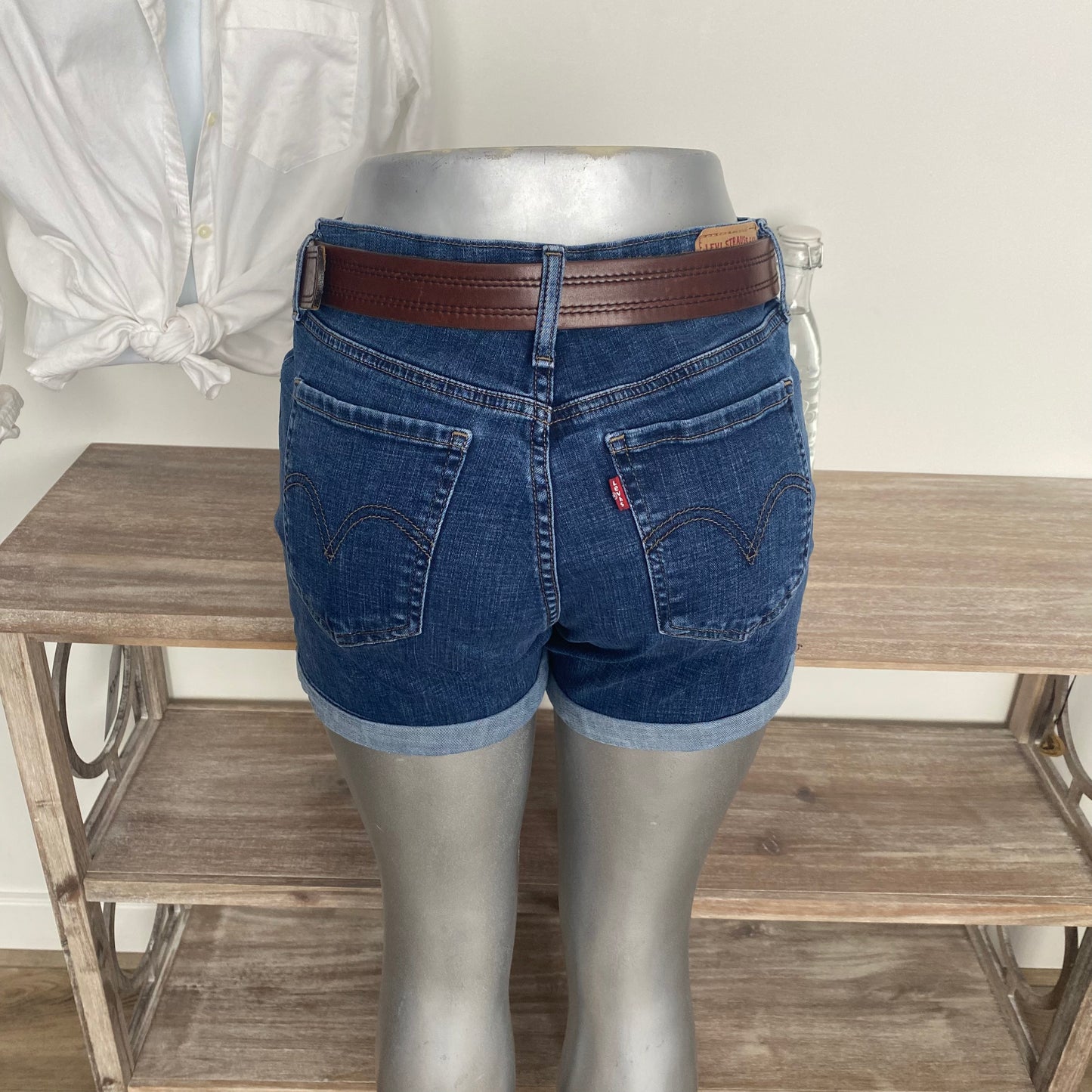 Levi’s Stretch Mid Length Denim Jean Shorts Coastal Cowgirl Size 30