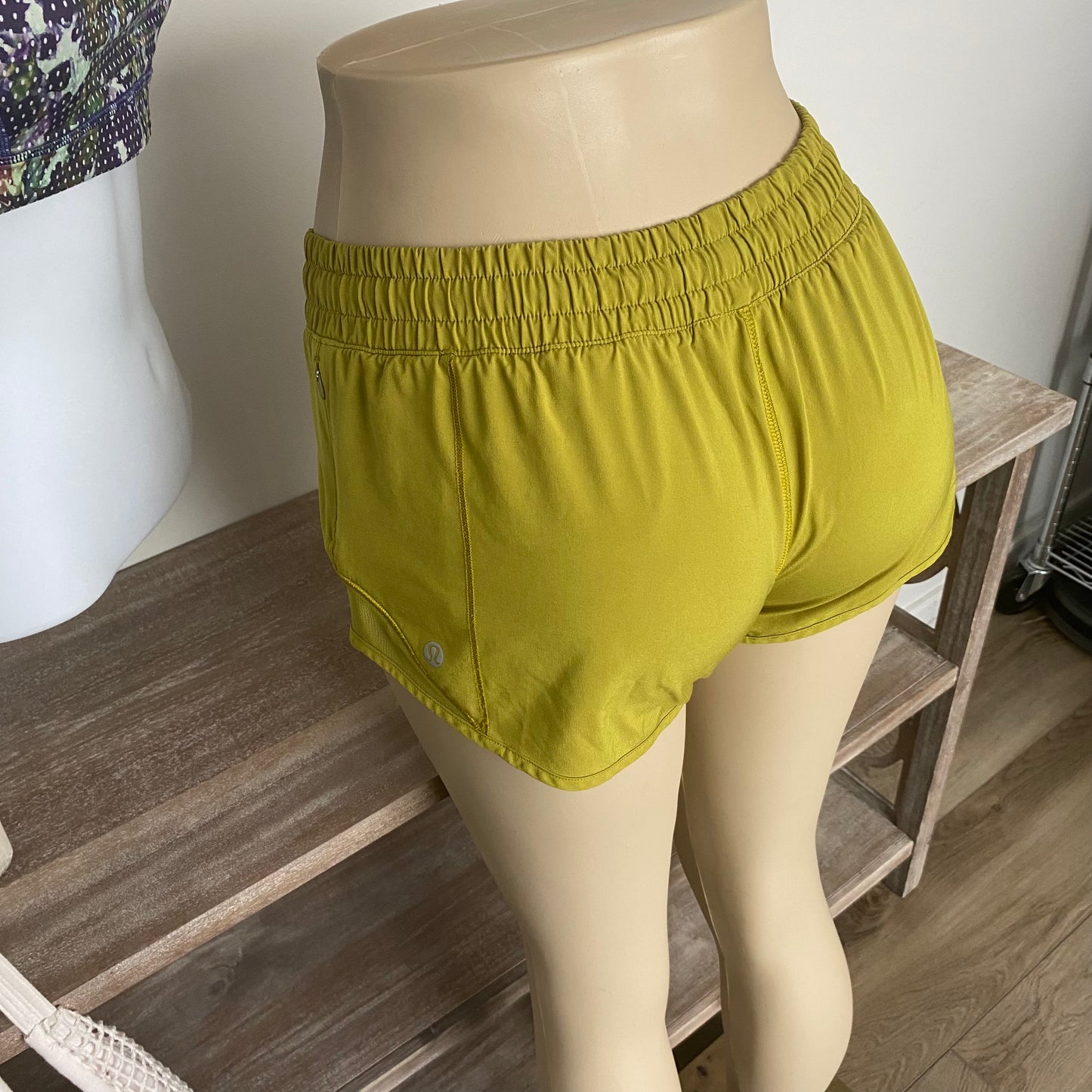 Rare Lululemon Hotty Hot Short II Size 6