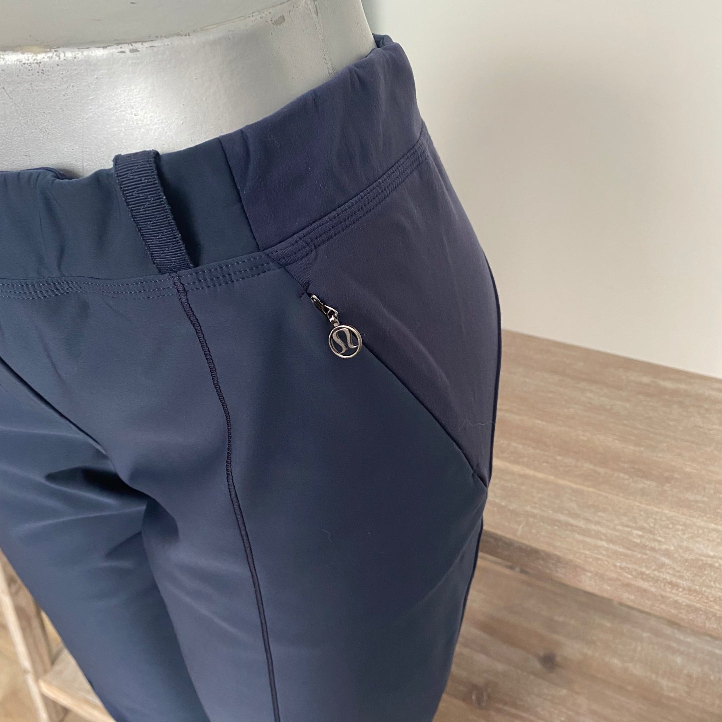 Rare Lululemon Lined Pants Size 12 - Love it again boutique