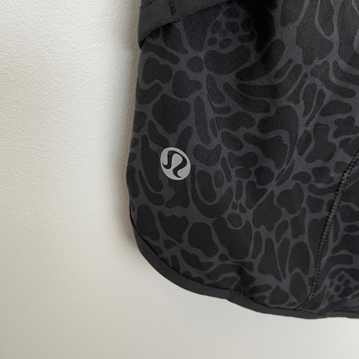 Lululemon Run Speed Shorts Graphic Size 4