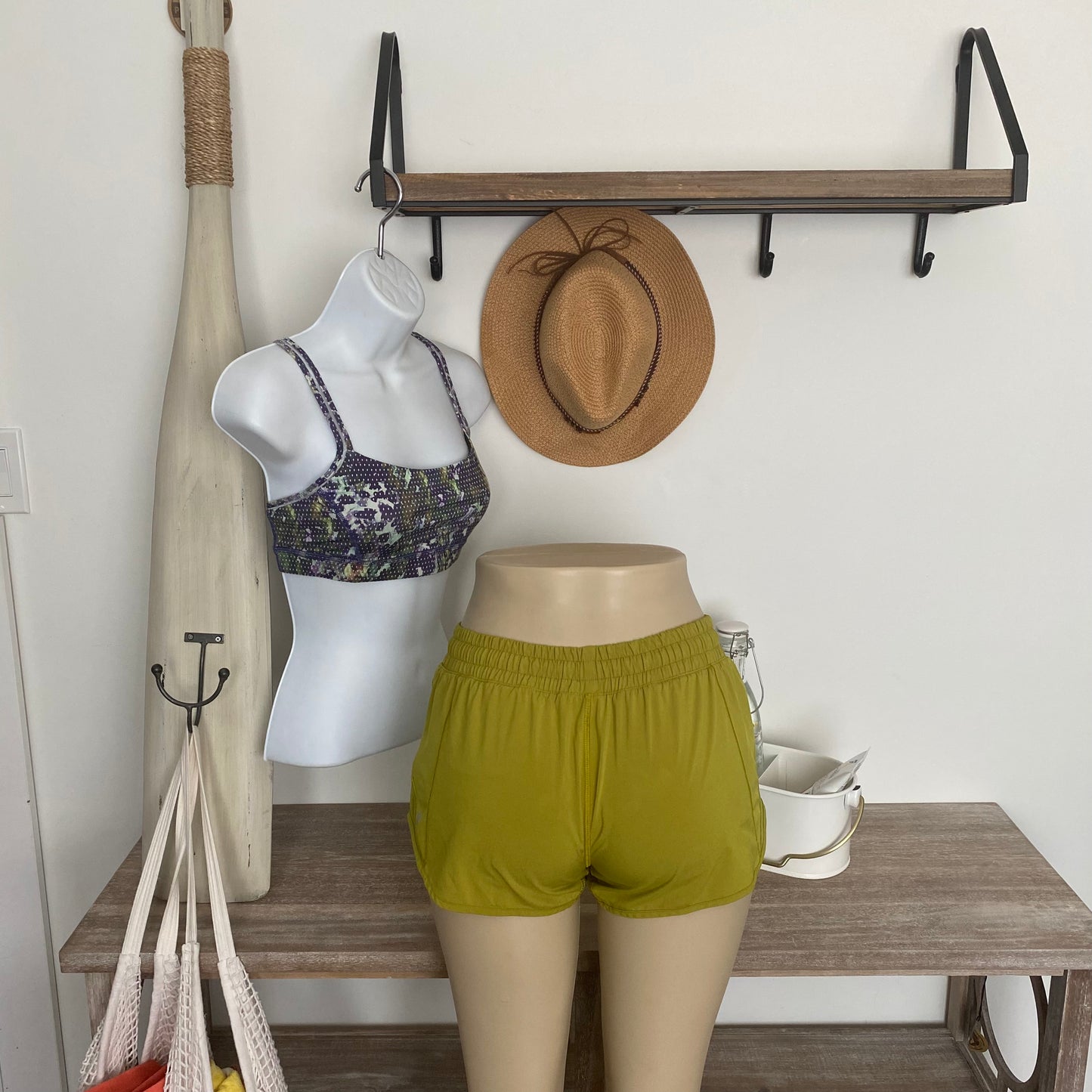 Rare Lululemon Hotty Hot Short II Size 6