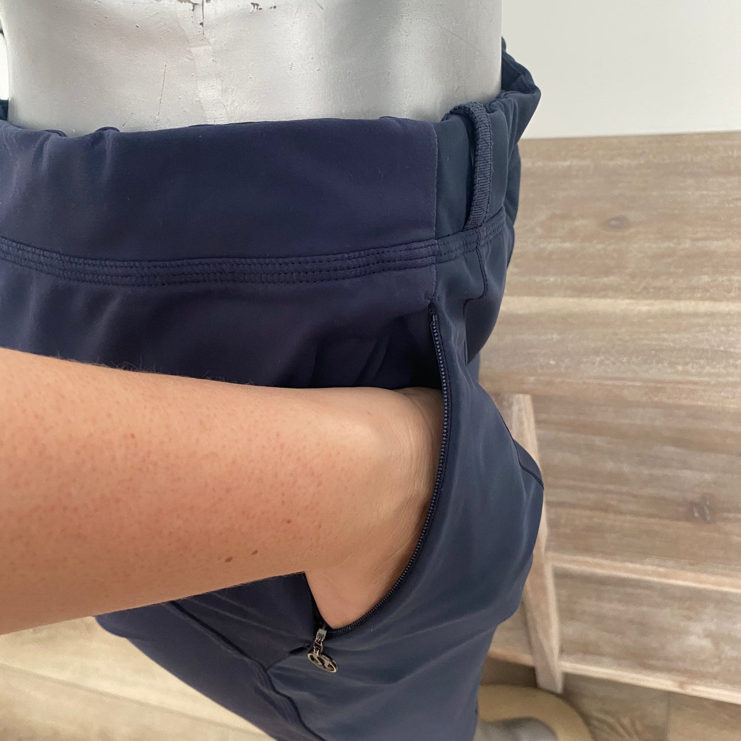 Rare Lululemon Lined Pants Size 12 - Love it again boutique