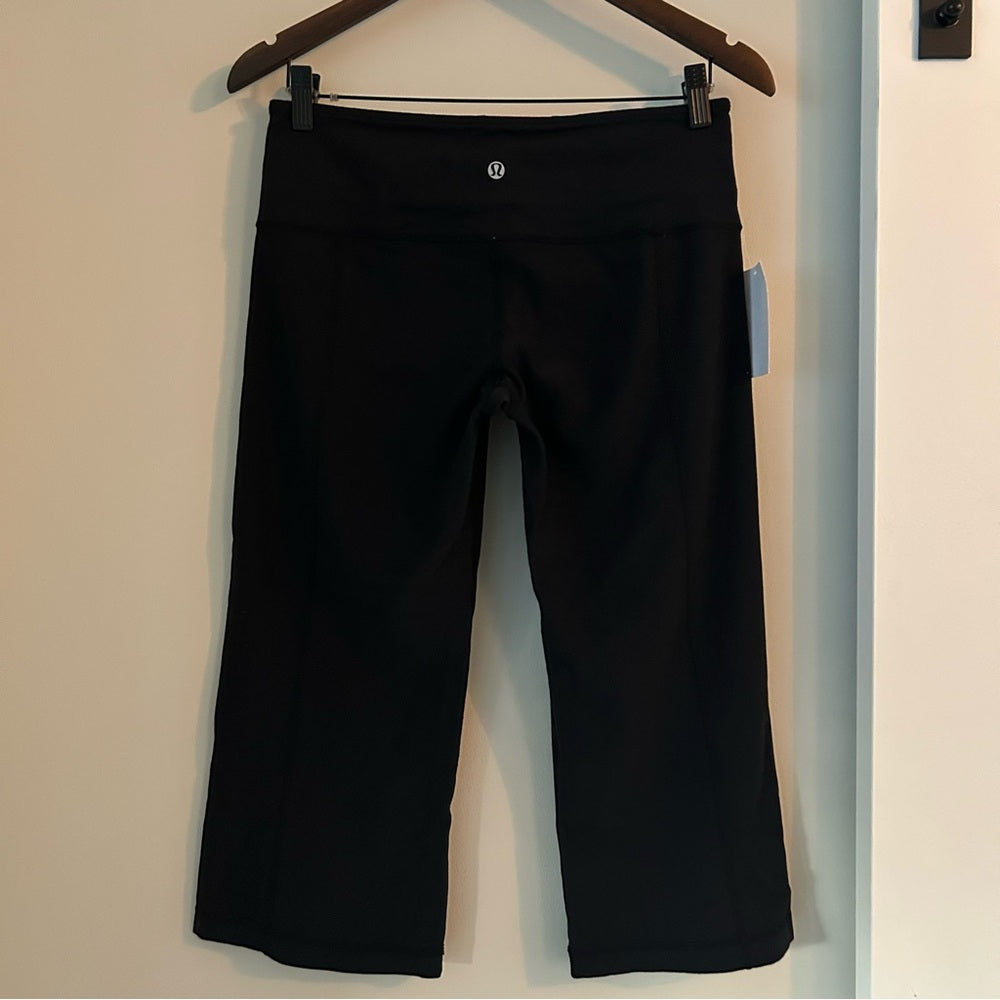Lululemon Groove Crops Luon Reversible Rare Size 8