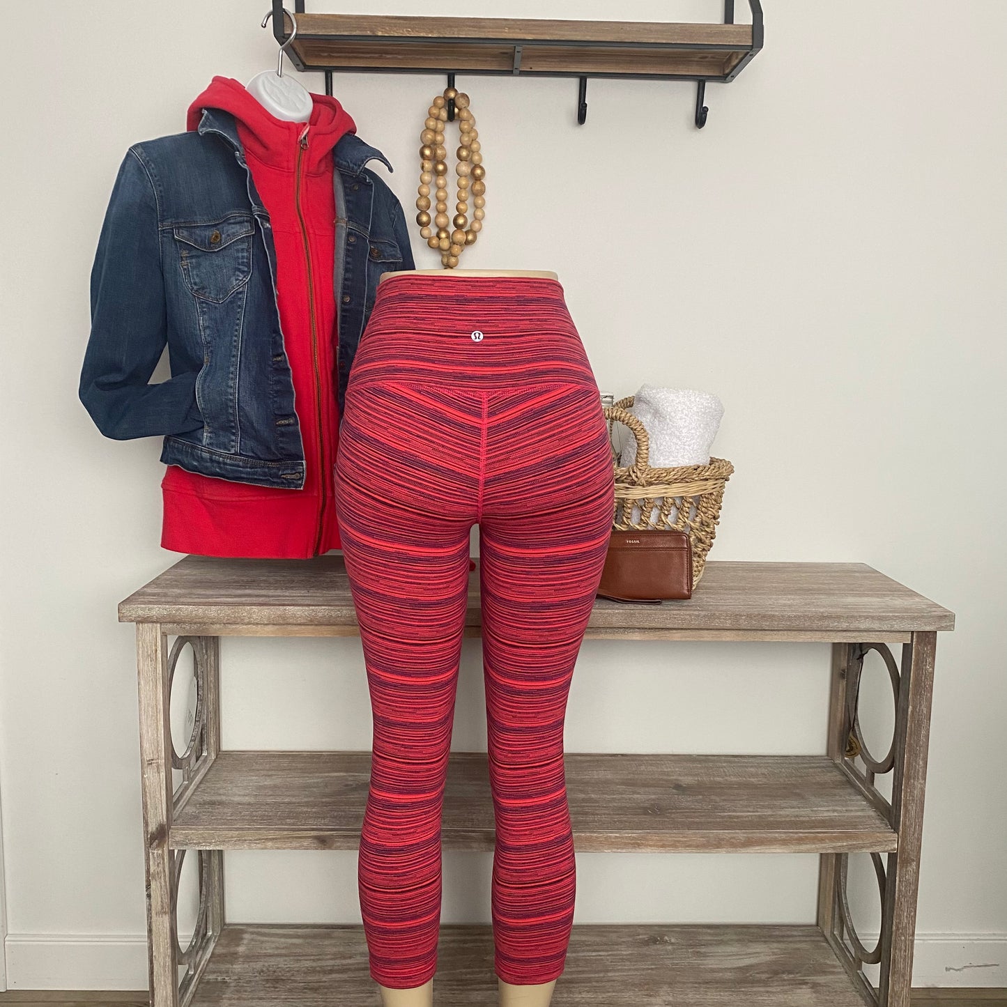 Rare Lululemon Wunder Under Crops Luon 21” Size 6
