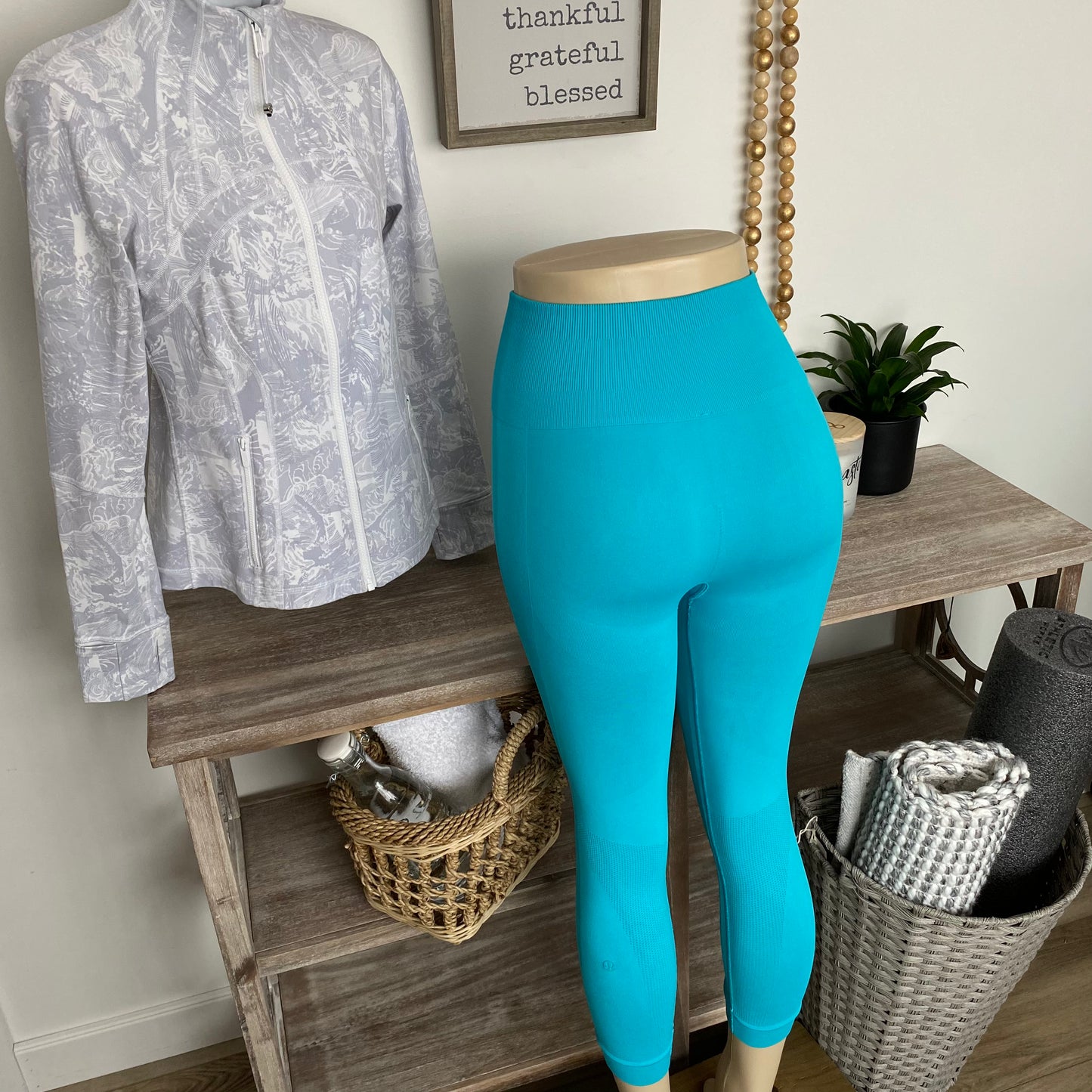Lululemon Seamless High Rise Zone In Crop Leggings Size Small