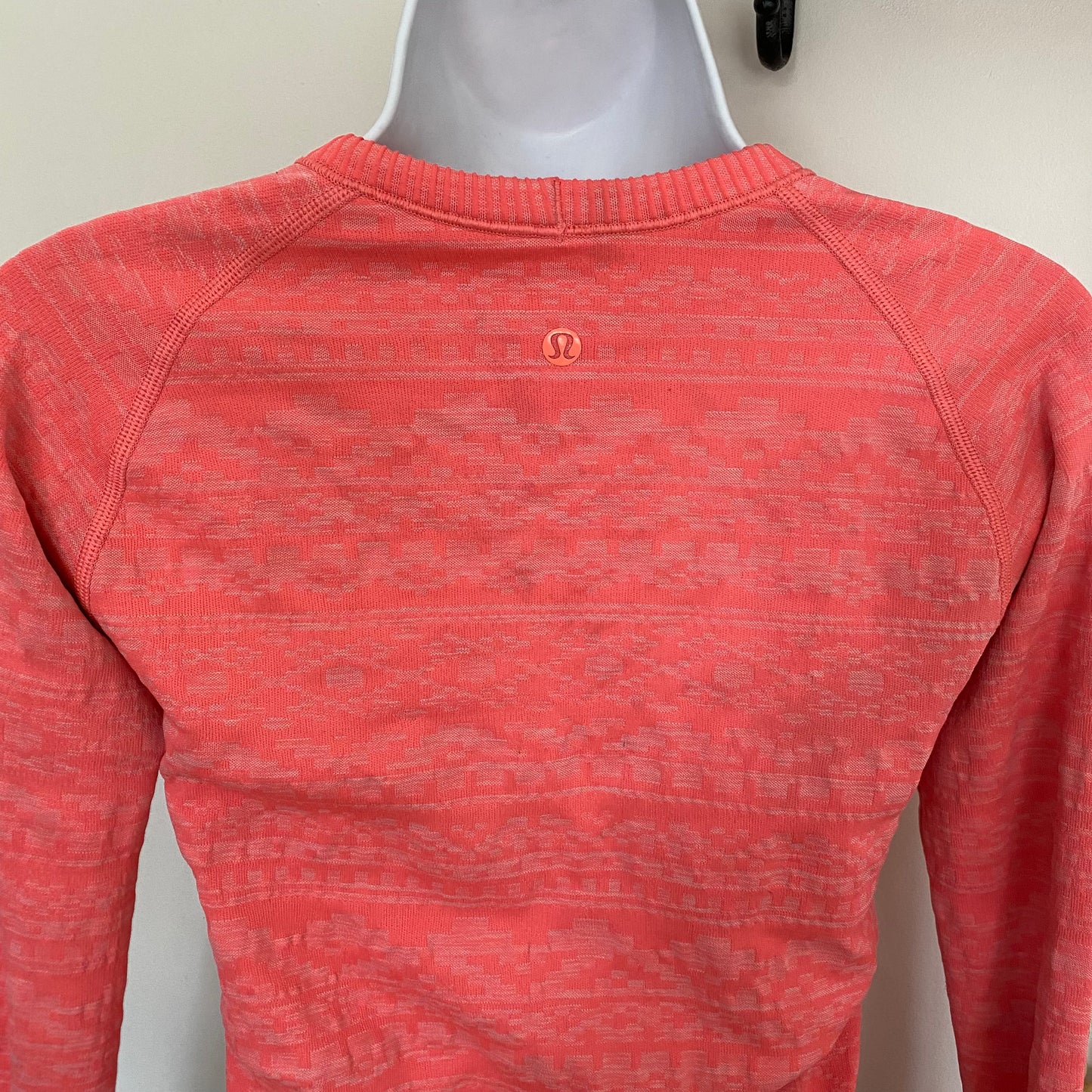 Lululemon Rest Less Pullover Size 6