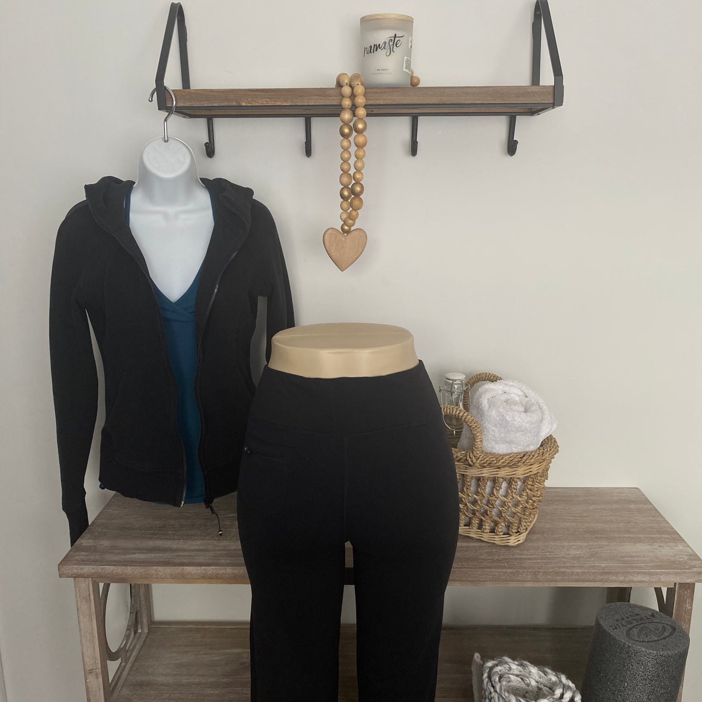 Lululemon Relaxed Fit Pants Black Size 4