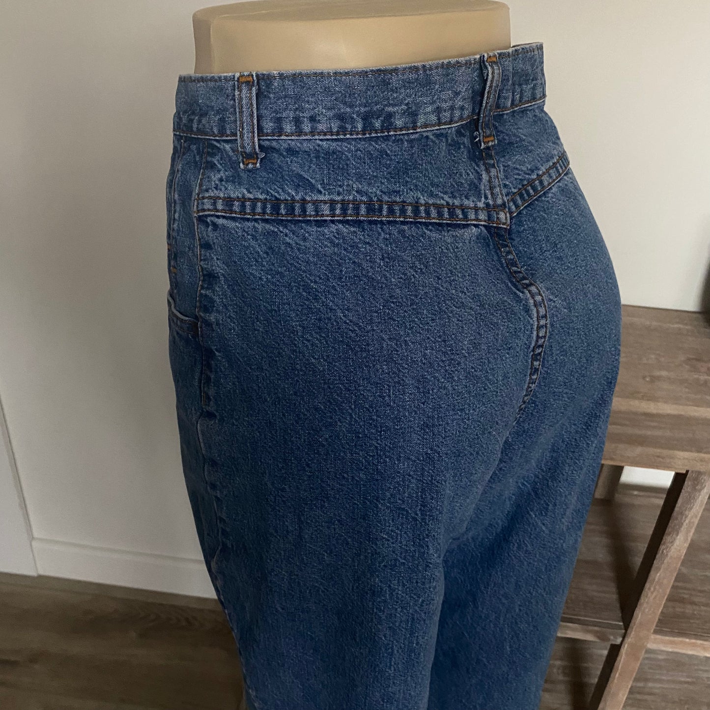 Vintage Super High Rise Tapered Leg Mom Jeans