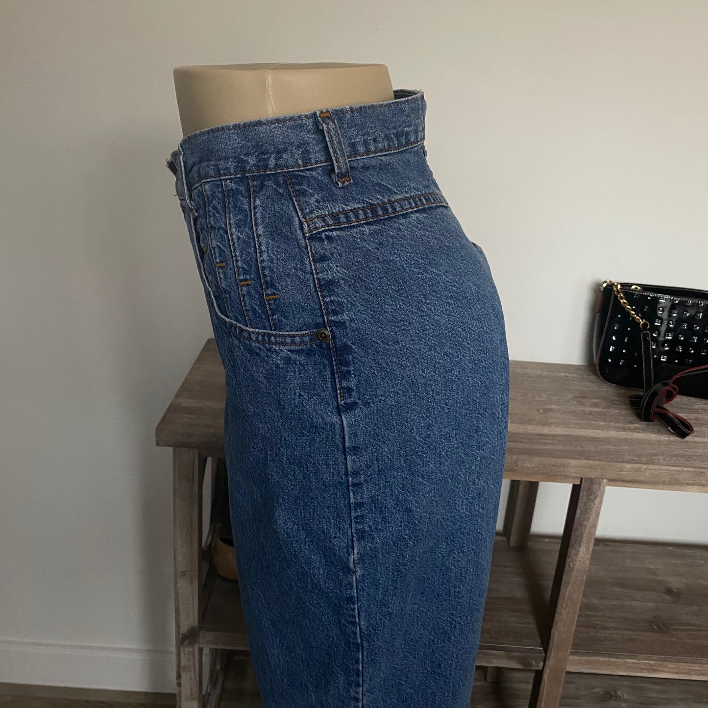 Vintage Super High Rise Tapered Leg Mom Jeans
