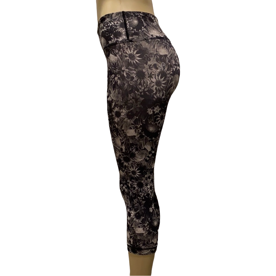 RARE Lululemon Wunder Under Crops Like New Size 4 - Love it again boutique