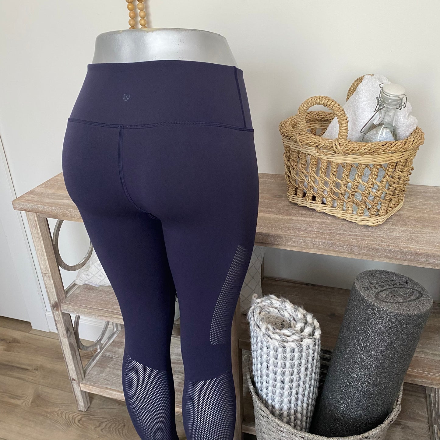 Lululemon Reveal 7/8 Tight Leggings Size Medium