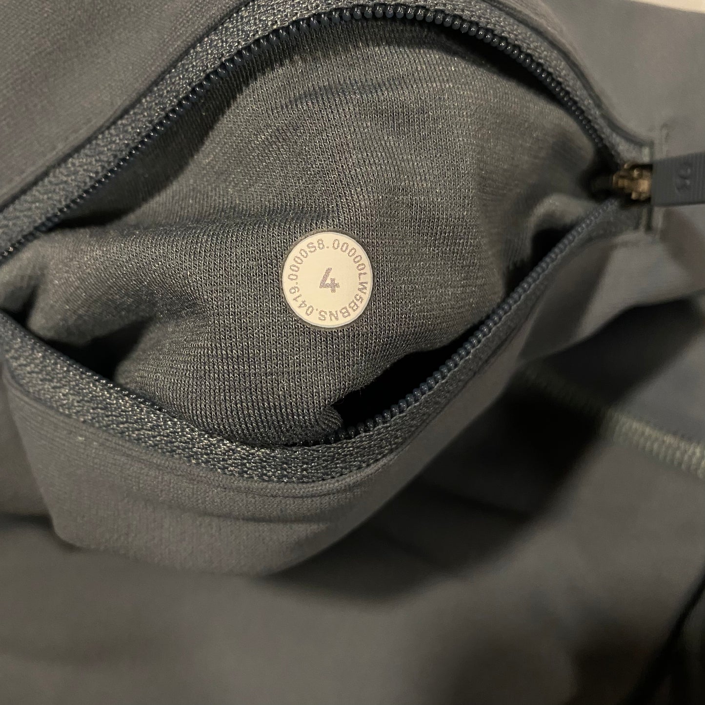 Rare Lululemon Zoned In Tight Leggings Size 4 - Love it again boutique