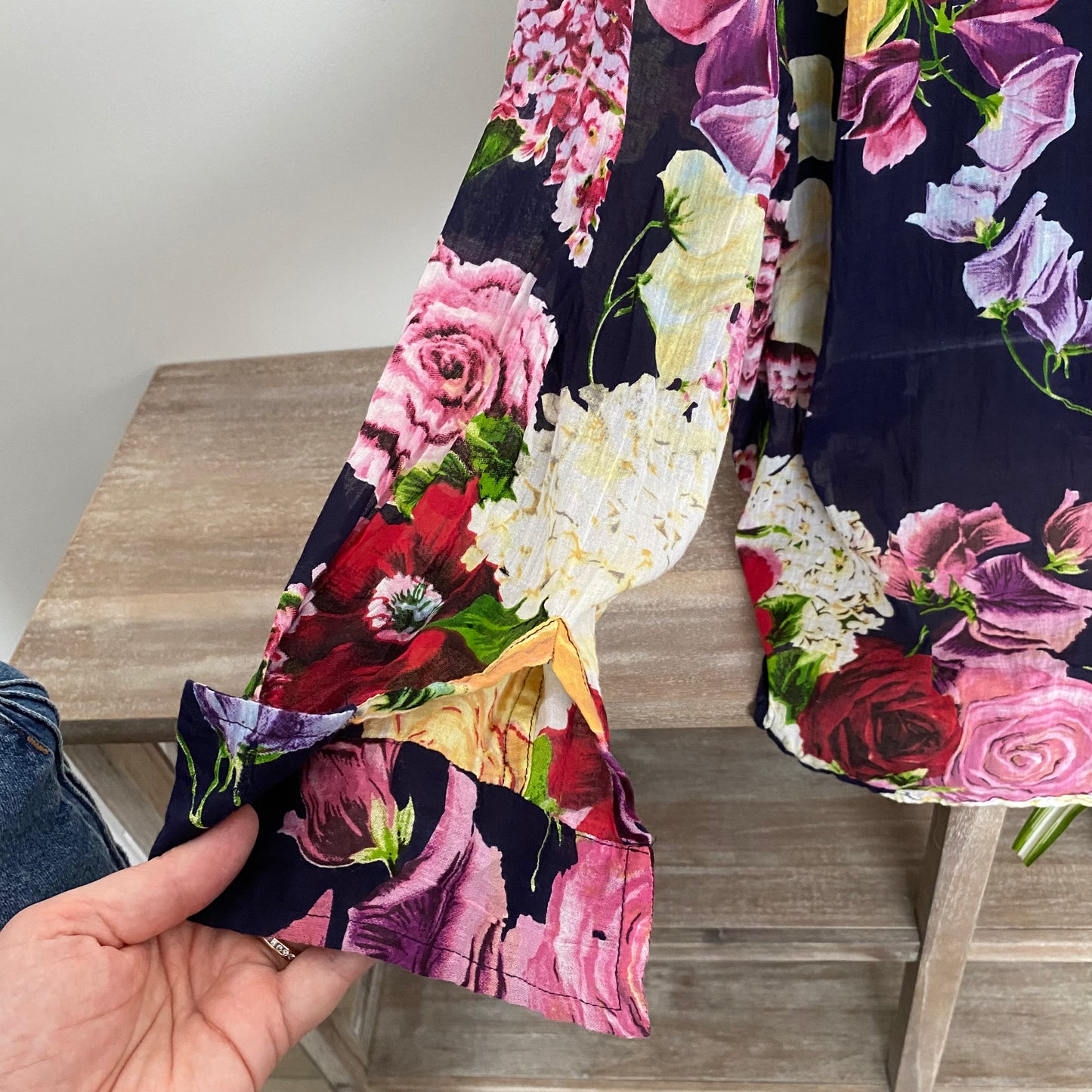 Beautiful Thin Lightweight 100% Cotton Floral Shirt Large